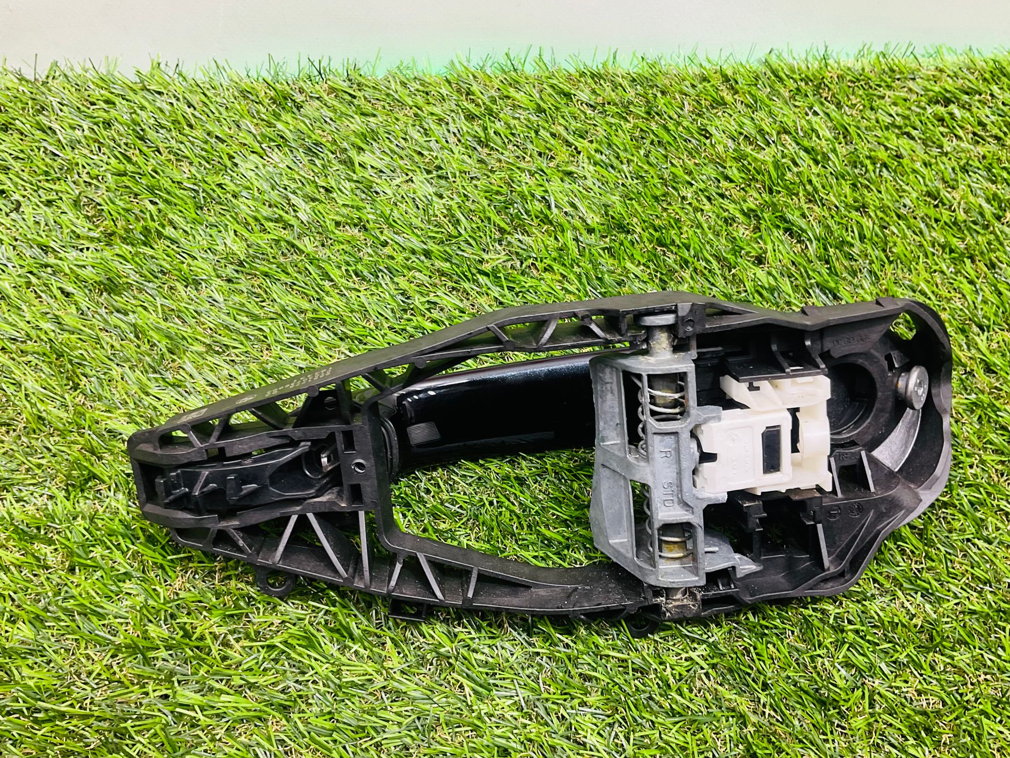https://ycs.partsauto.market/partsauto-images/thmbs/userImages/h353NjtZg3VDP19b5HMt7LlpbQ93/part/b9100a15-c16c-466a-96ef-0b90f626d2eb_1781517319477.jpg