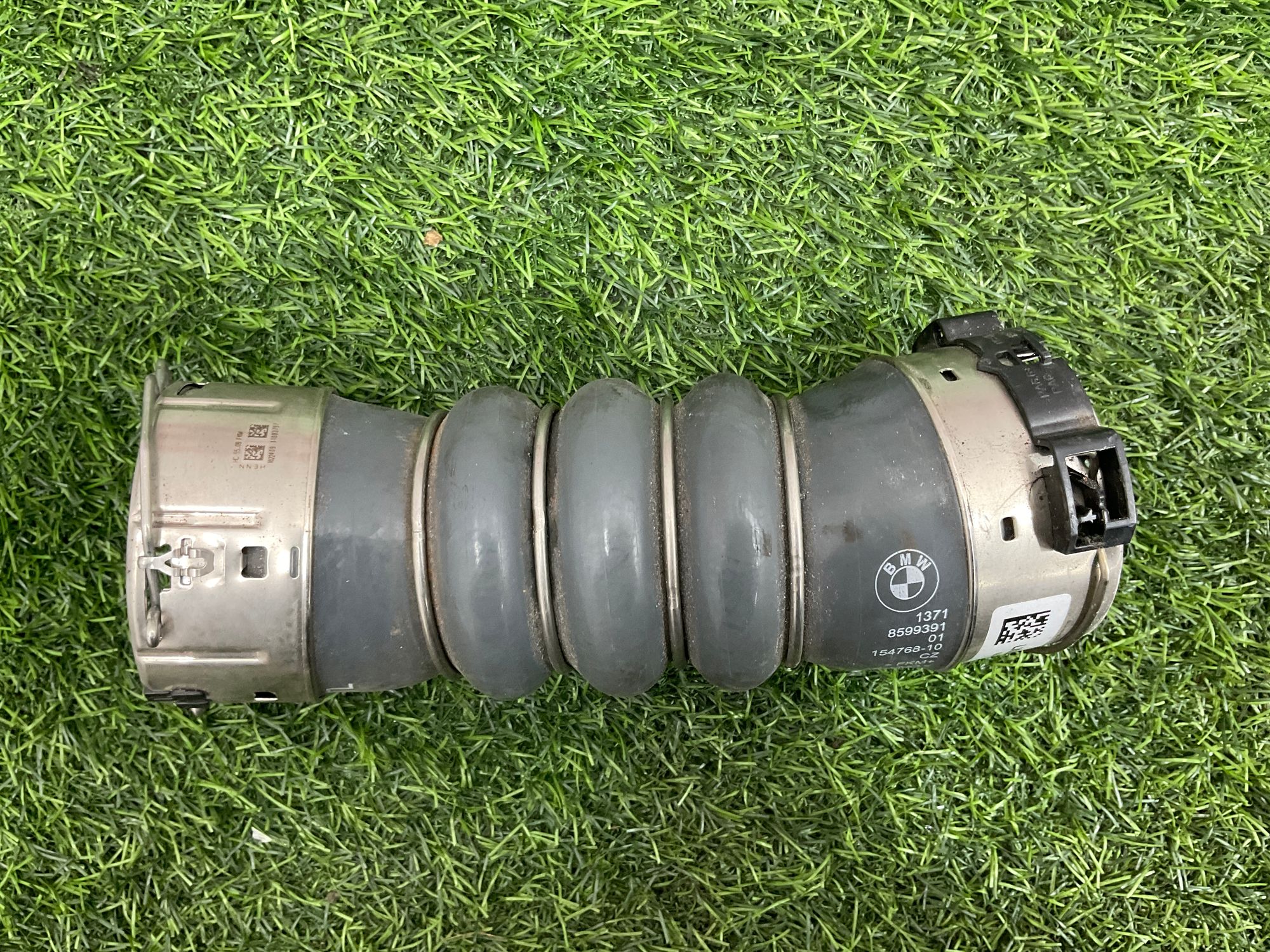 https://ycs.partsauto.market/partsauto-images/thmbs/userImages/h353NjtZg3VDP19b5HMt7LlpbQ93/part/b9733578-1b9f-49cb-a748-649257b52466_1744197911759.jpg