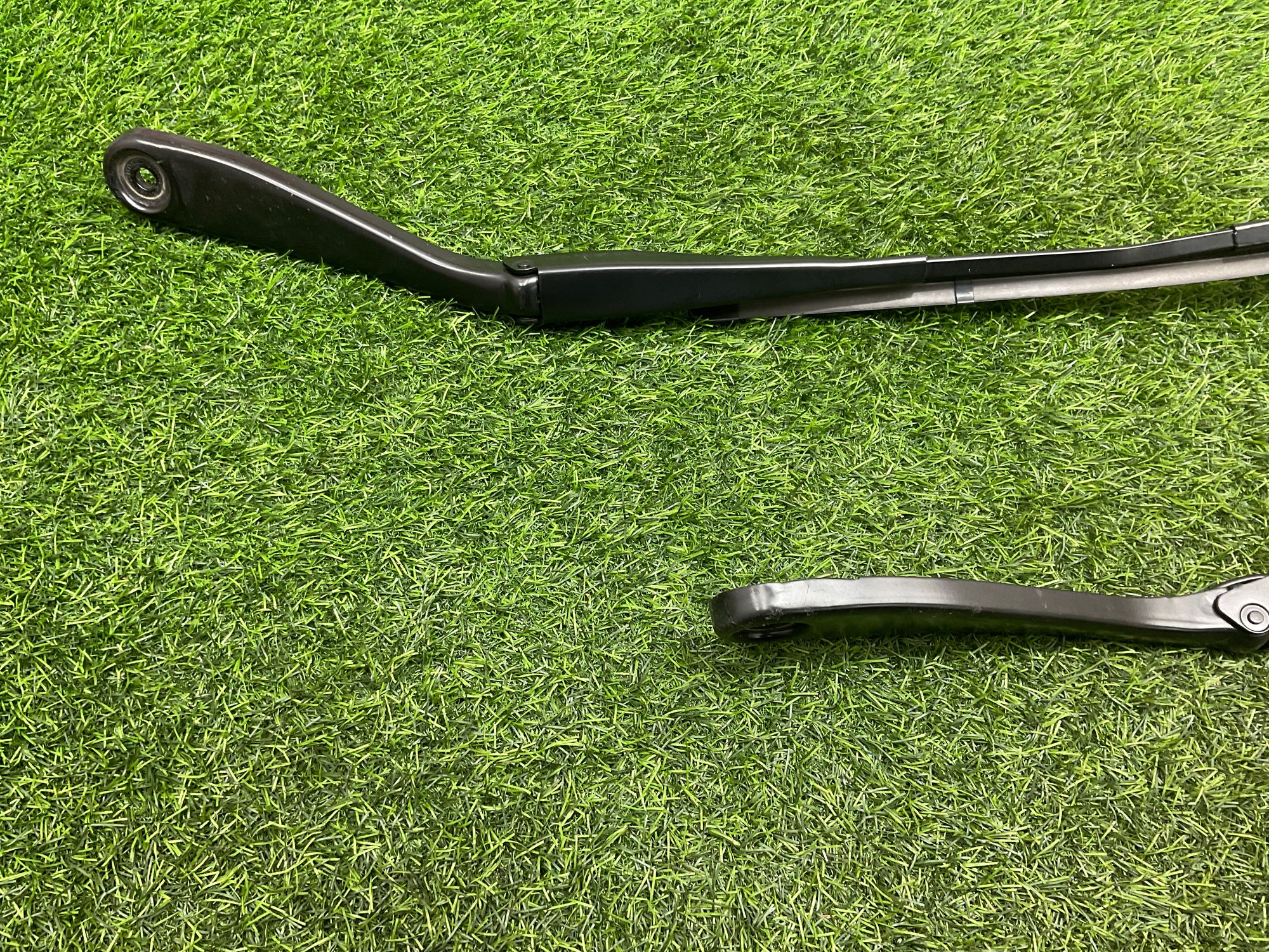 https://ycs.partsauto.market/partsauto-images/thmbs/userImages/h353NjtZg3VDP19b5HMt7LlpbQ93/part/ba175dd7-c191-43fc-b13d-92b7879a7f6d_1734514271166.jpg