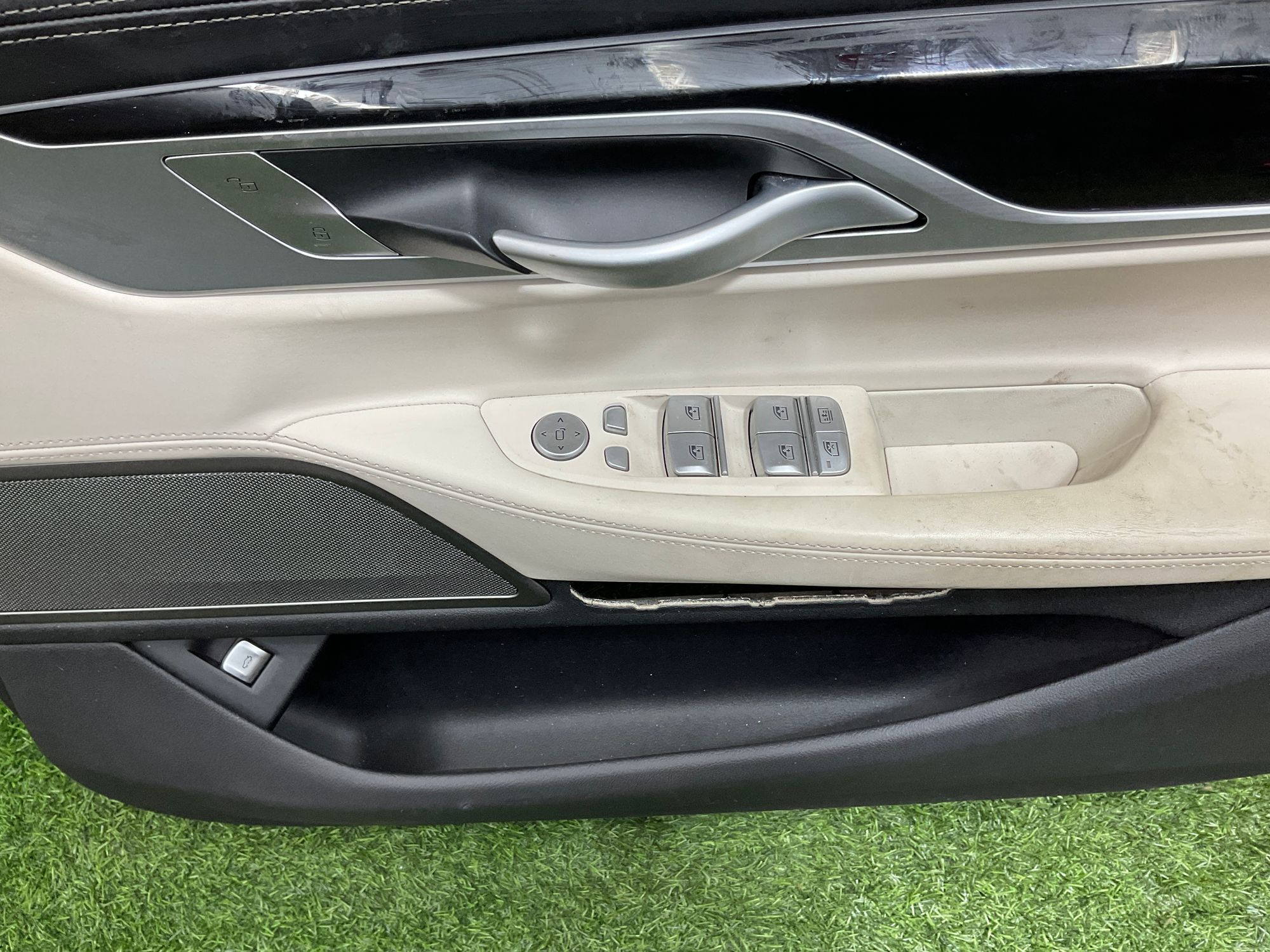 https://ycs.partsauto.market/partsauto-images/thmbs/userImages/h353NjtZg3VDP19b5HMt7LlpbQ93/part/ba2b4b76-9c2f-4ddf-b6c5-fbd76a999f79_1737556131768.jpg