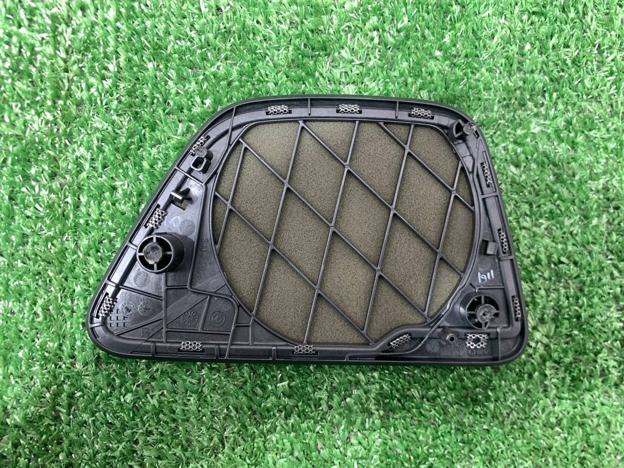 https://ycs.partsauto.market/partsauto-images/thmbs/userImages/h353NjtZg3VDP19b5HMt7LlpbQ93/part/bace4884-68c8-421e-97a1-9c636a77c476_1728654528176.jpg