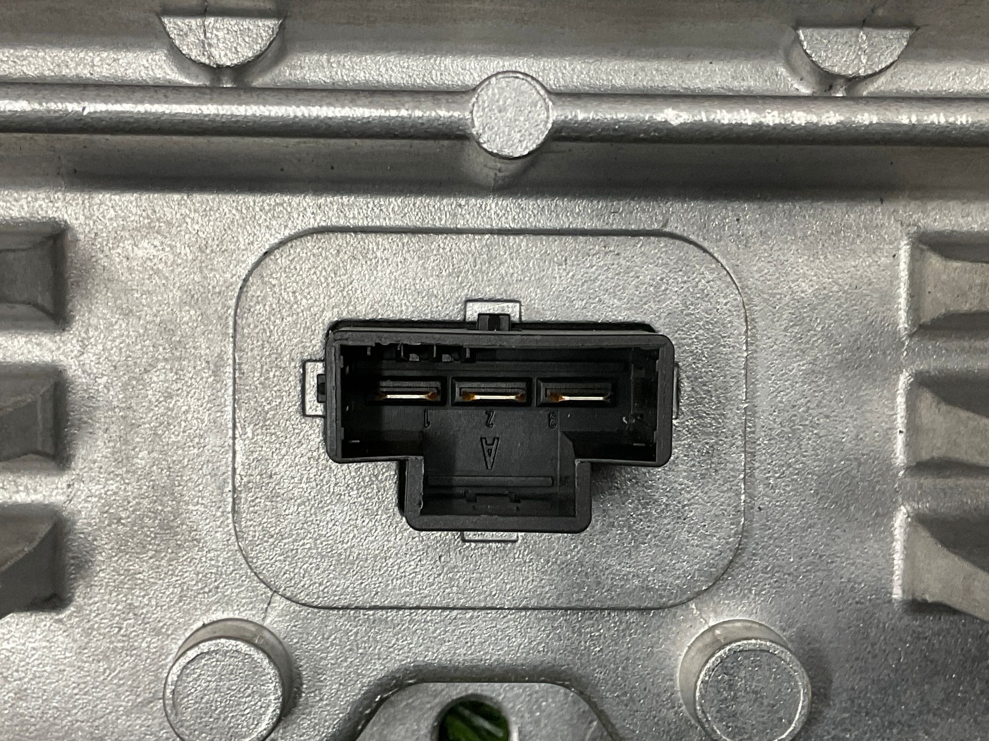 https://ycs.partsauto.market/partsauto-images/thmbs/userImages/h353NjtZg3VDP19b5HMt7LlpbQ93/part/bad47e4d-d4c9-4bf3-bc8e-c4b5b175ca1e_1734697909643.jpg
