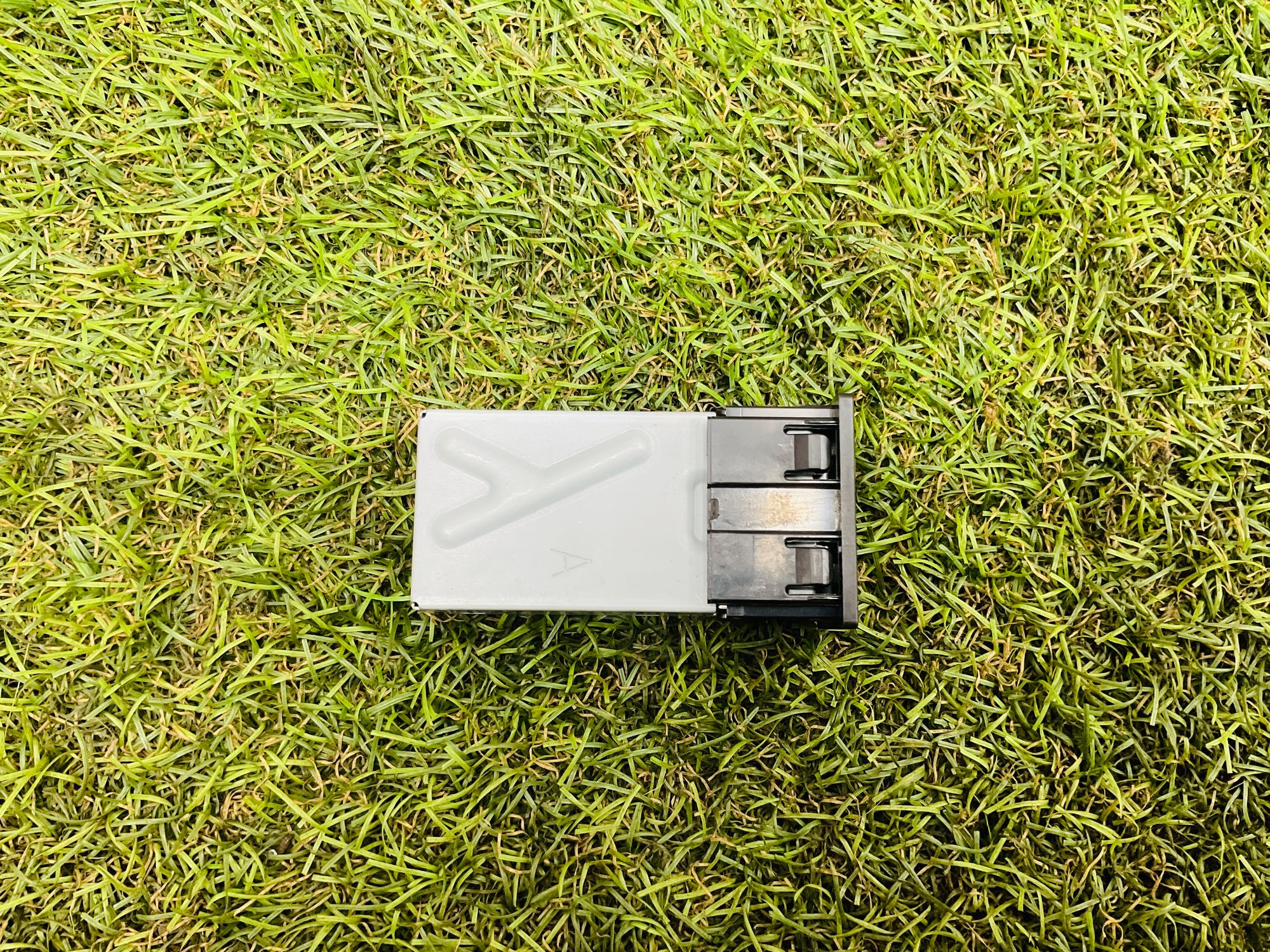 https://ycs.partsauto.market/partsauto-images/thmbs/userImages/h353NjtZg3VDP19b5HMt7LlpbQ93/part/bb31050f-b2e4-49ea-b20f-0af39f2d2d80_1780057628524.jpg