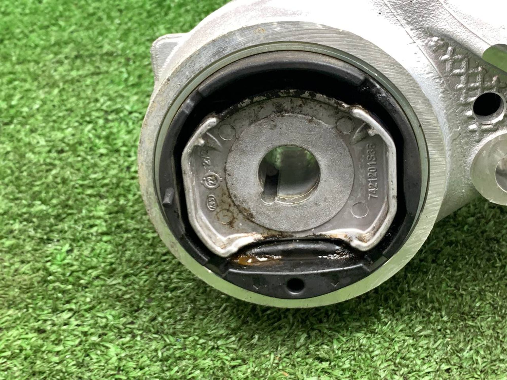 https://ycs.partsauto.market/partsauto-images/thmbs/userImages/h353NjtZg3VDP19b5HMt7LlpbQ93/part/bcc3dcae-bb2c-458f-abd9-03af139bded5_1726154288588.jpg