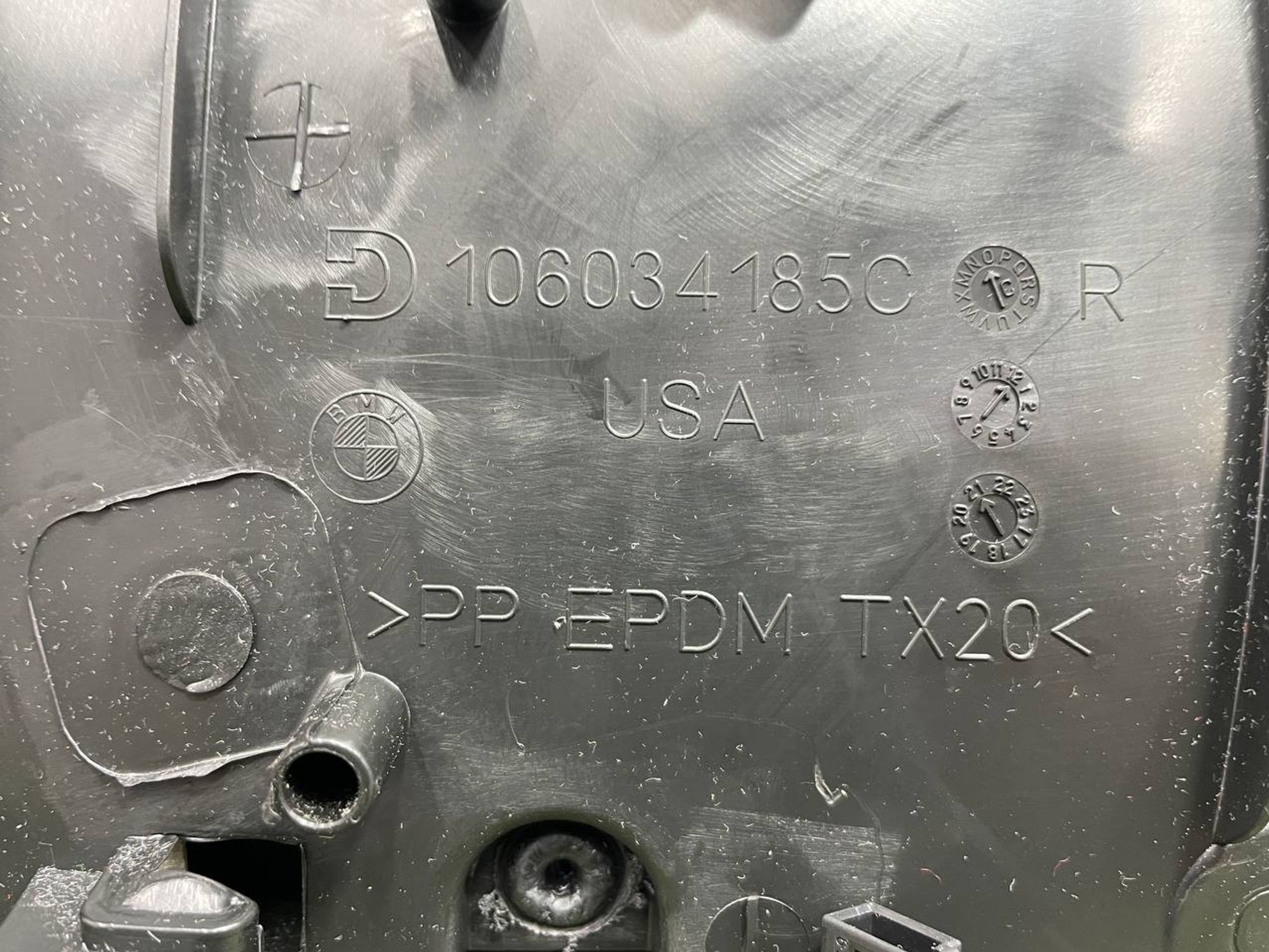 https://ycs.partsauto.market/partsauto-images/thmbs/userImages/h353NjtZg3VDP19b5HMt7LlpbQ93/part/bcd12894-d136-474c-b9b2-e6ad81860ef9_1710842824229.jpg