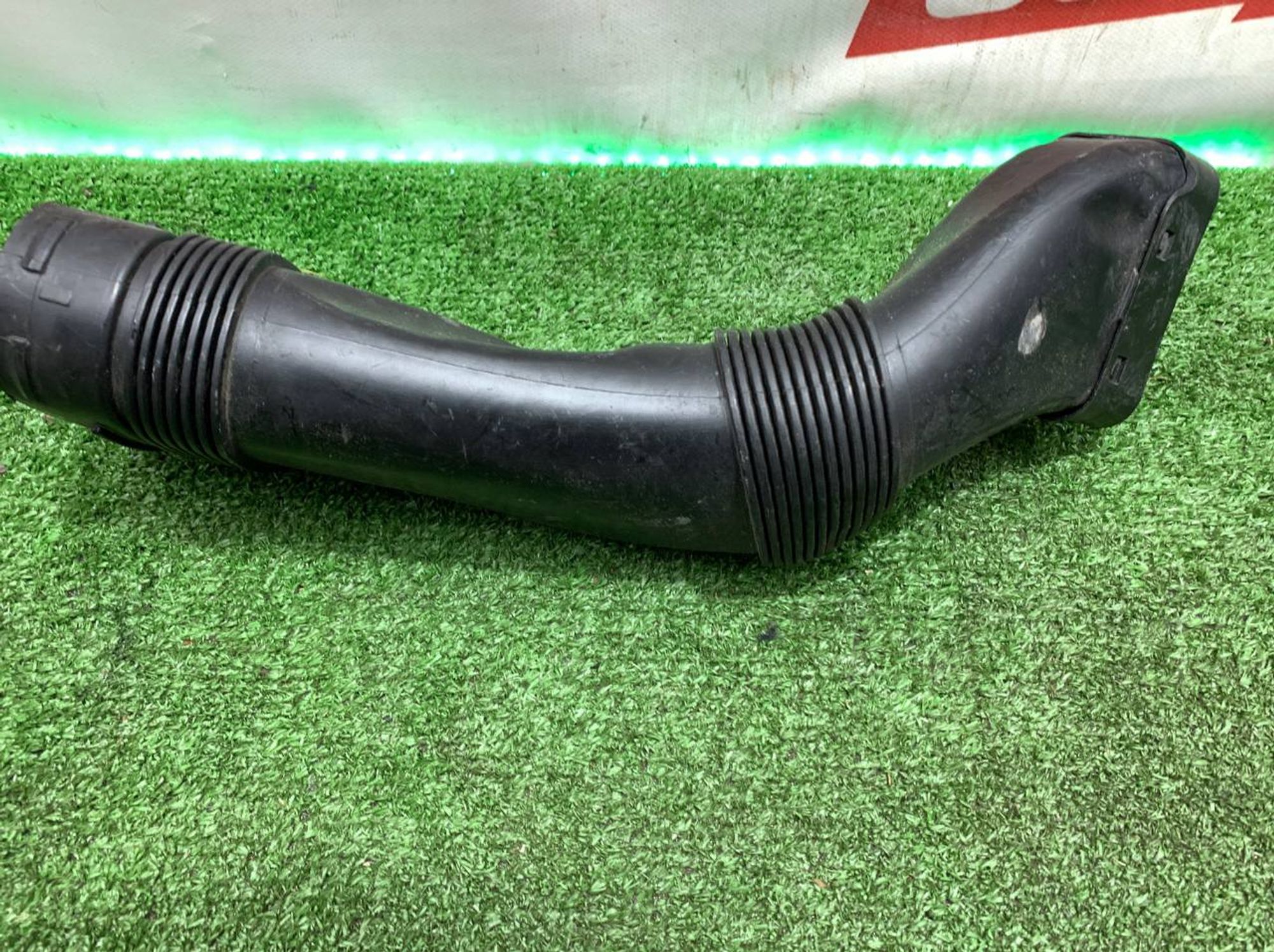 https://ycs.partsauto.market/partsauto-images/thmbs/userImages/h353NjtZg3VDP19b5HMt7LlpbQ93/part/bd0ba098-c586-4245-926a-9a5cc4b00a2d_1720770036310.jpg