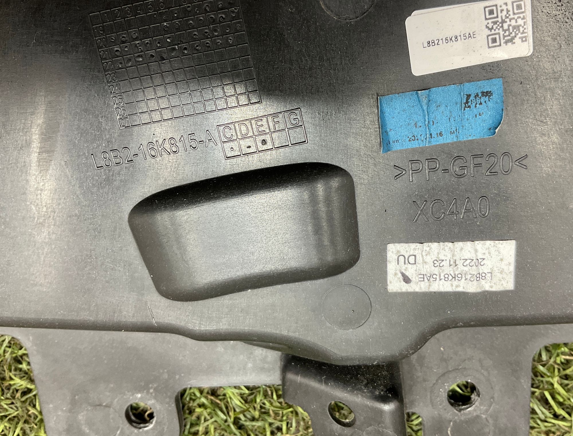 Накладка подкапотная левая Land Rover Defender II L663 2022, 3500 рублей, Москва