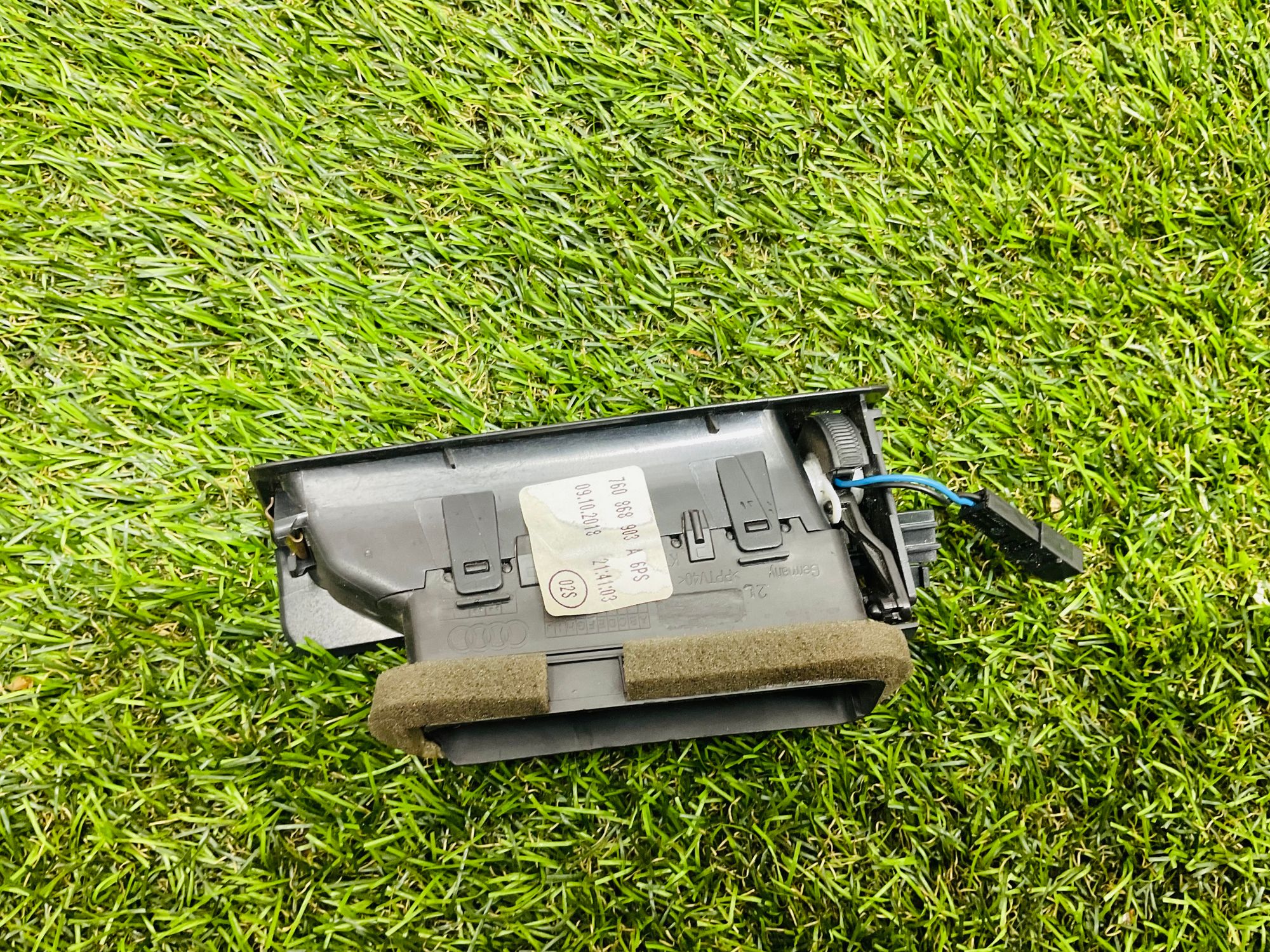 https://ycs.partsauto.market/partsauto-images/thmbs/userImages/h353NjtZg3VDP19b5HMt7LlpbQ93/part/bee5e20e-71c9-4001-a44d-b4fe607a5488_1785574718709.jpg