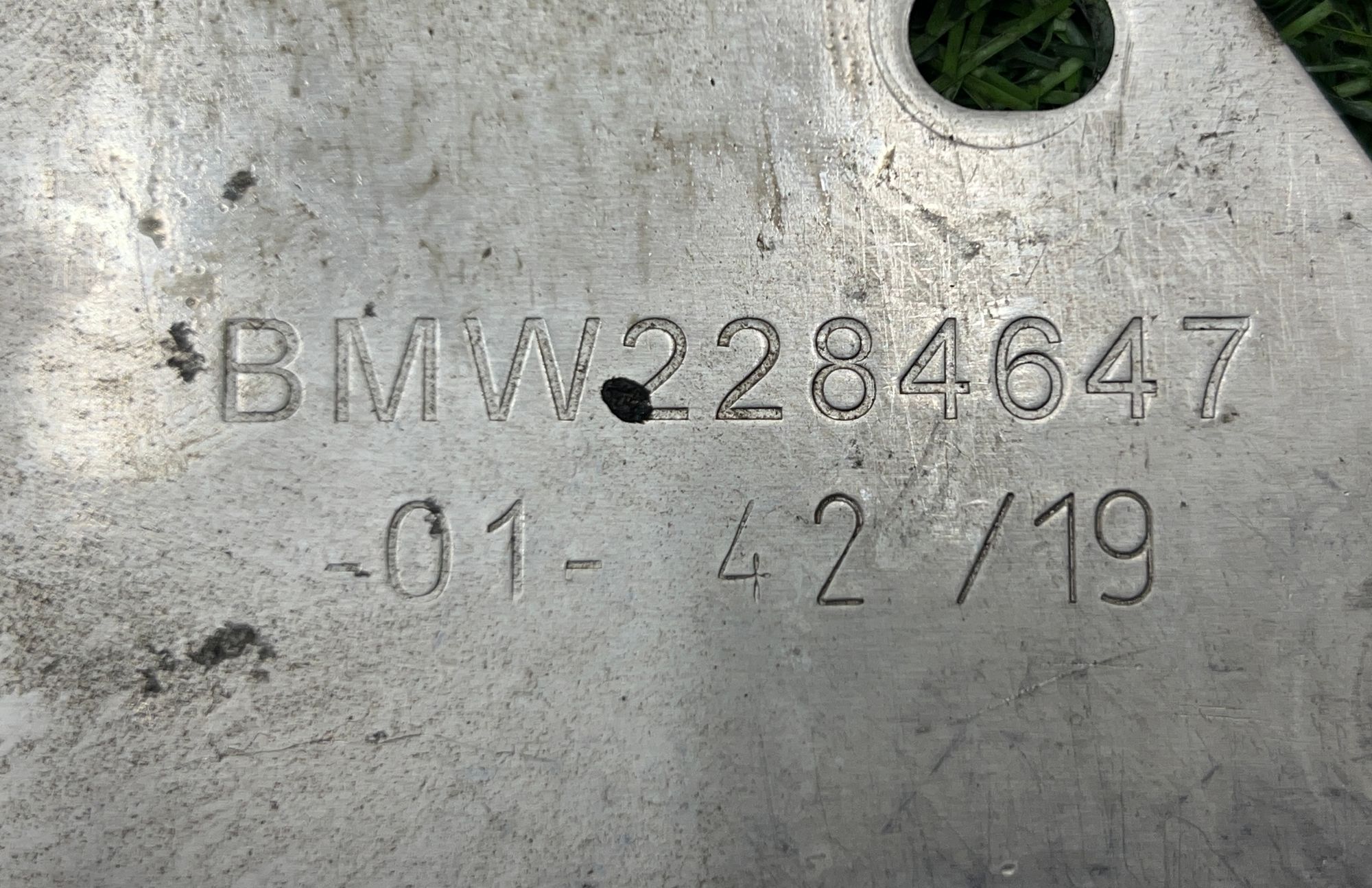 https://ycs.partsauto.market/partsauto-images/thmbs/userImages/h353NjtZg3VDP19b5HMt7LlpbQ93/part/bf99b256-0c84-461a-94c9-b65dc8f9695f_1736151530841.jpg