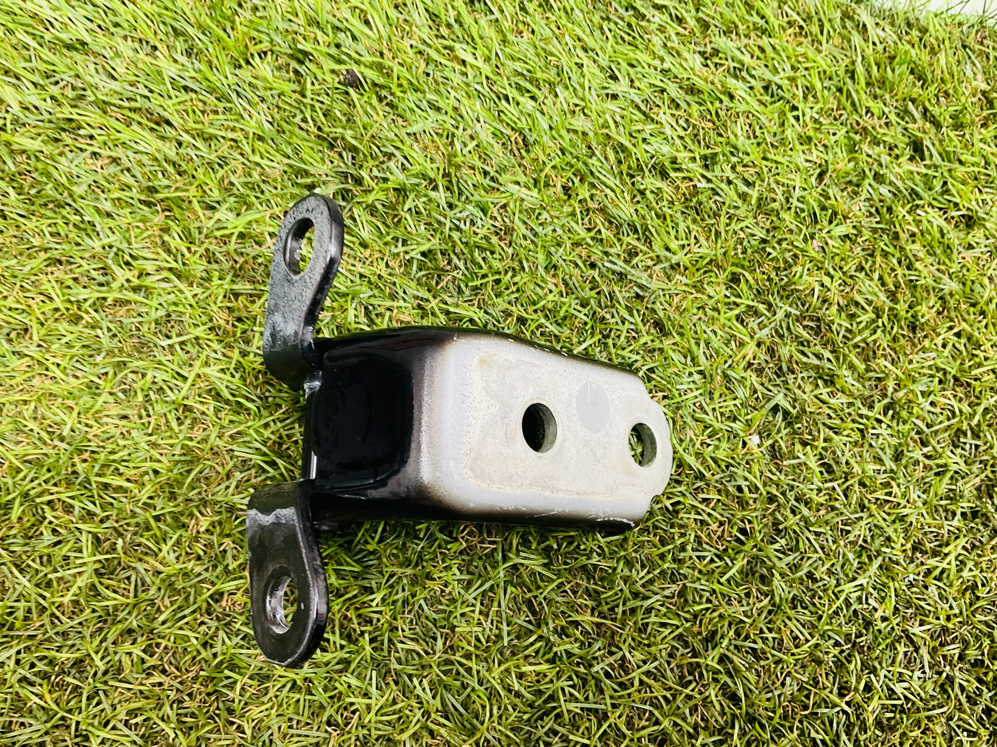 https://ycs.partsauto.market/partsauto-images/thmbs/userImages/h353NjtZg3VDP19b5HMt7LlpbQ93/part/c018cb49-2b3e-4bc5-8f1c-5fc6767684c3_1779804144579.jpg