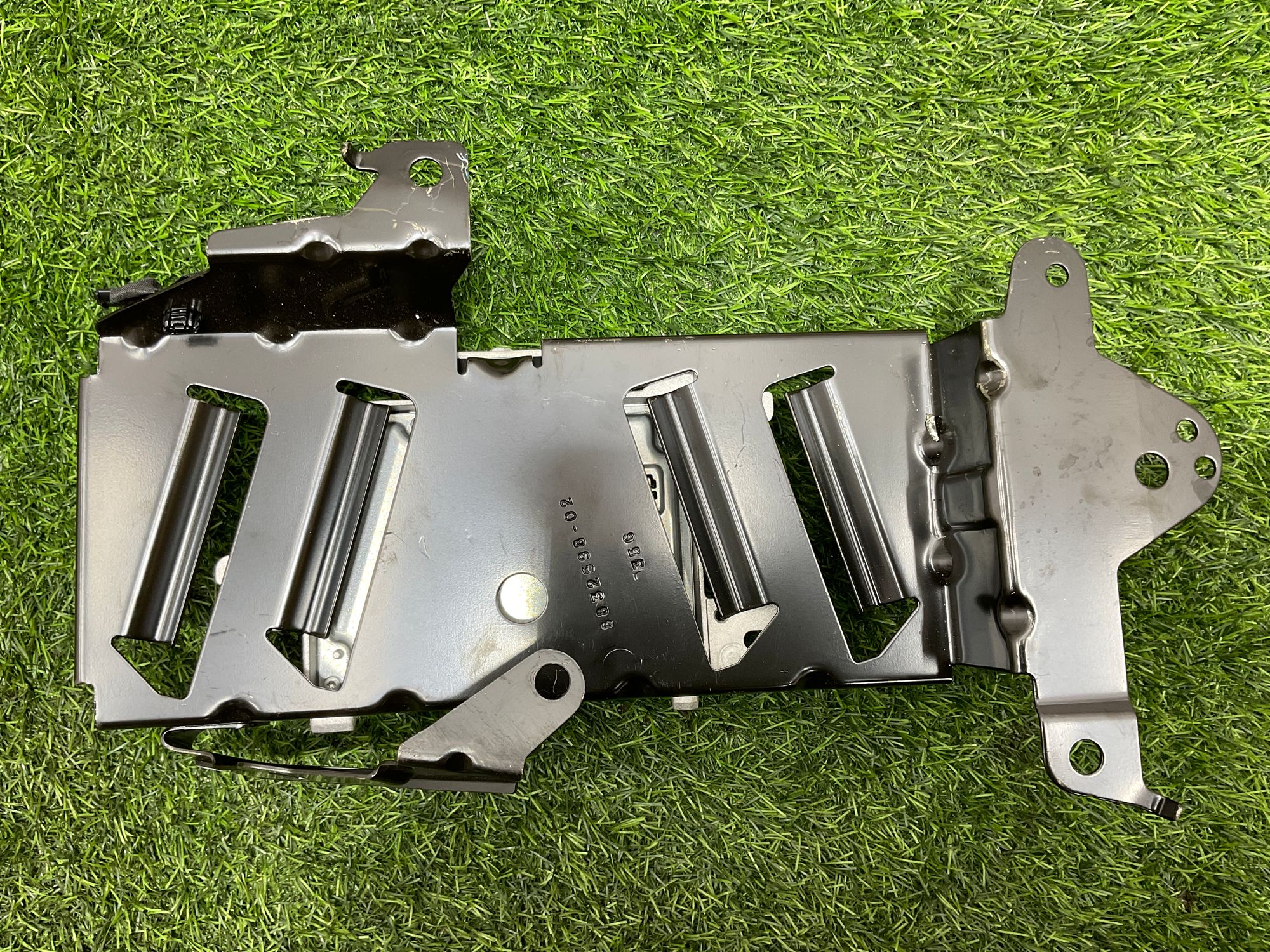 https://ycs.partsauto.market/partsauto-images/thmbs/userImages/h353NjtZg3VDP19b5HMt7LlpbQ93/part/c0f8ce26-0f8f-48ec-8407-b3b5349583ce_1734449888987.jpg