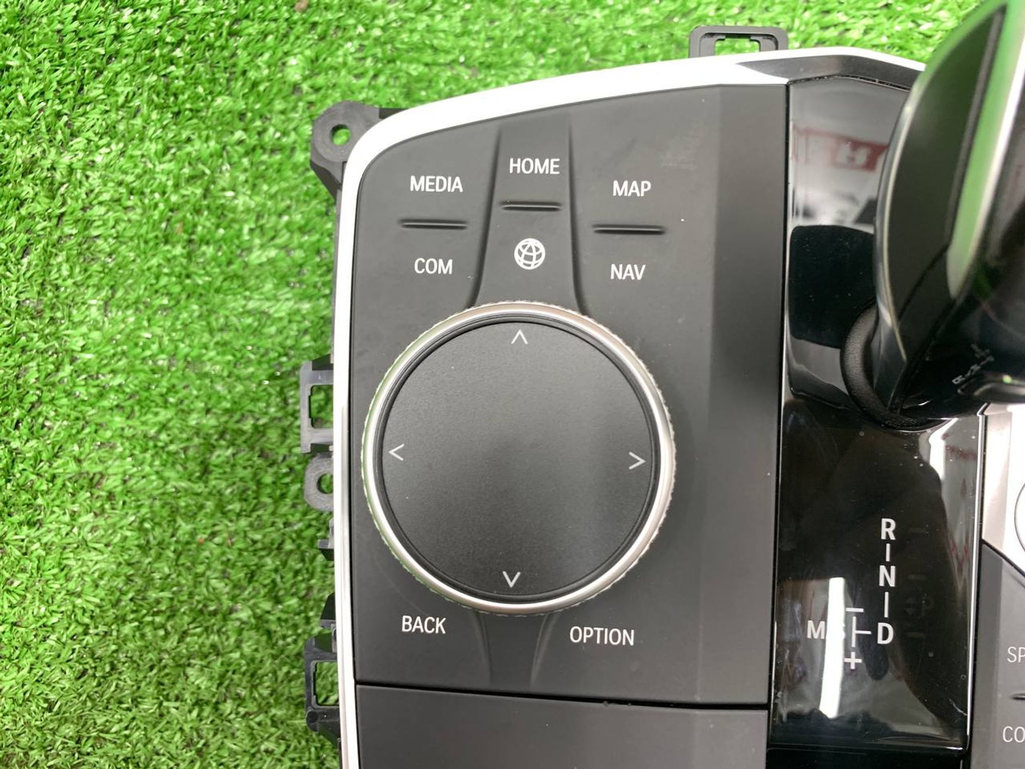 https://ycs.partsauto.market/partsauto-images/thmbs/userImages/h353NjtZg3VDP19b5HMt7LlpbQ93/part/c1f48d25-ad8e-44ca-94f7-24166037f808_1719661769571.jpg