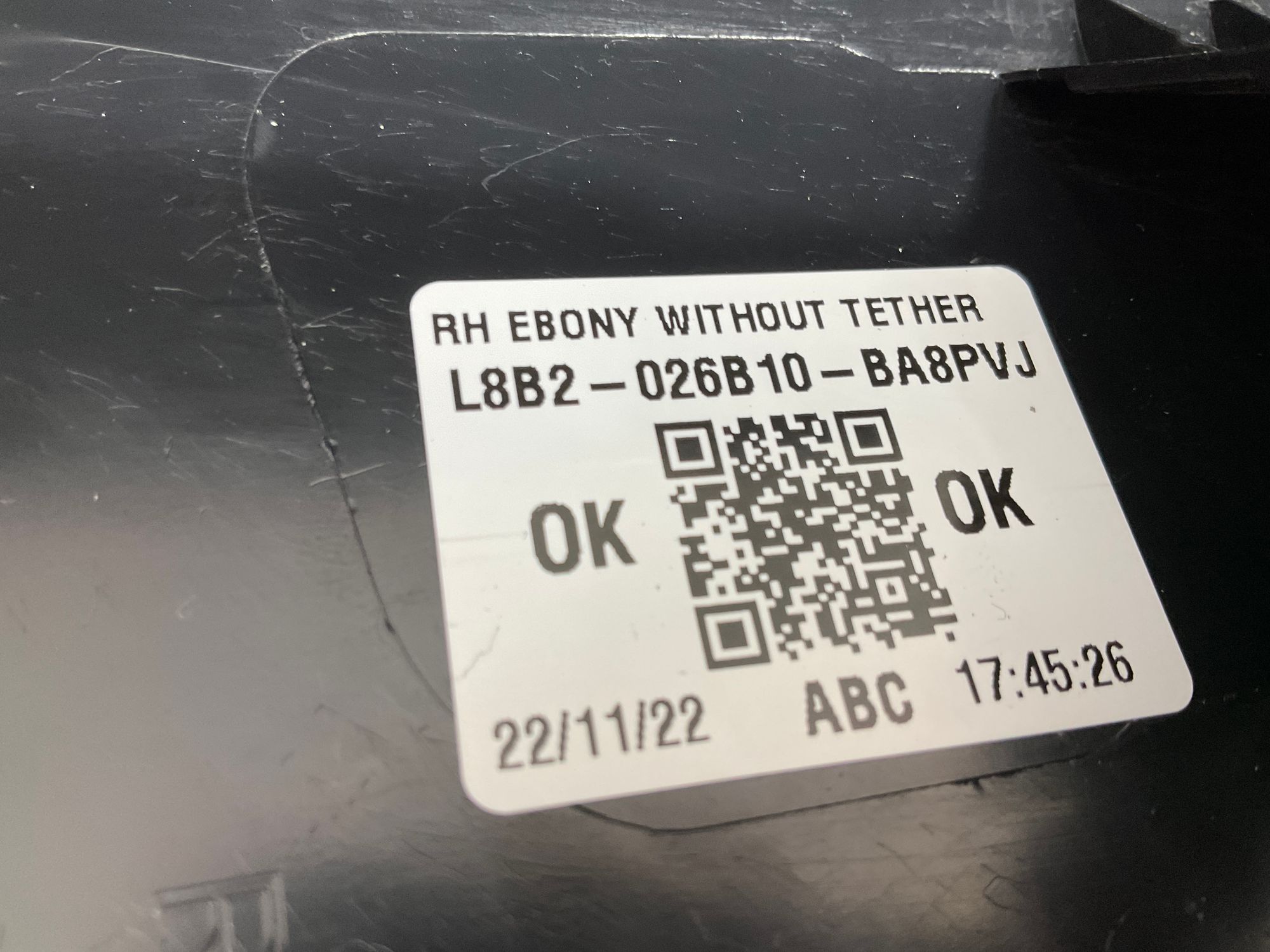 Накладка передней стойки салона правая Land Rover Defender II L663 2022, 9000 рублей, Москва