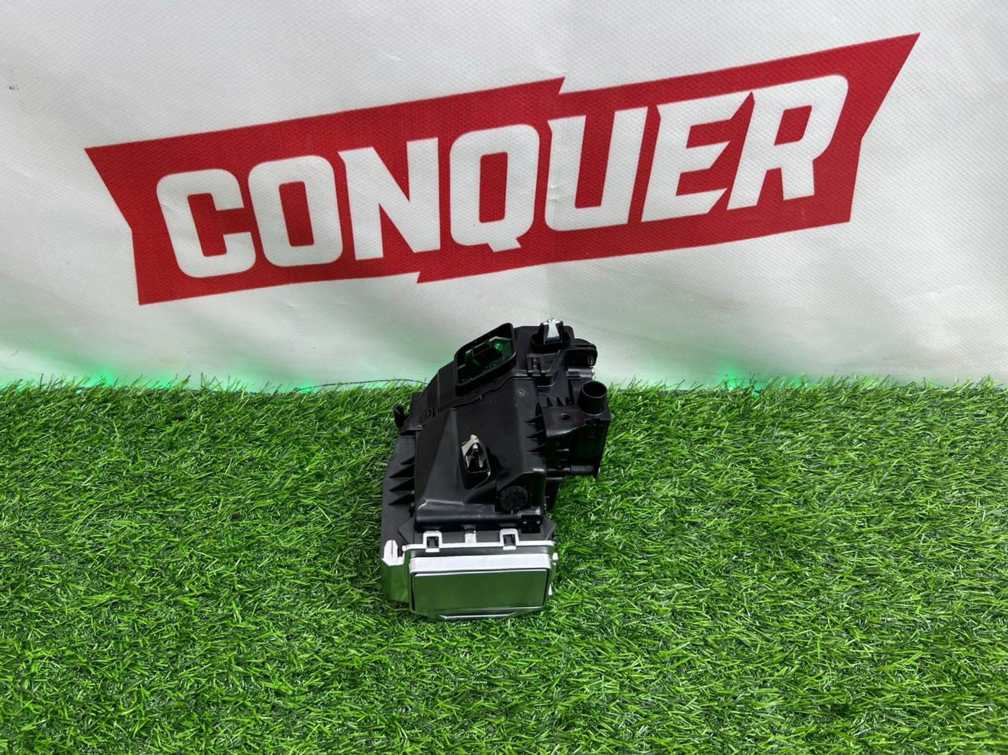 https://ycs.partsauto.market/partsauto-images/thmbs/userImages/h353NjtZg3VDP19b5HMt7LlpbQ93/part/c2bafd28-08d3-4a8c-96c1-54f45f4cfe5f_1733296306790.jpg