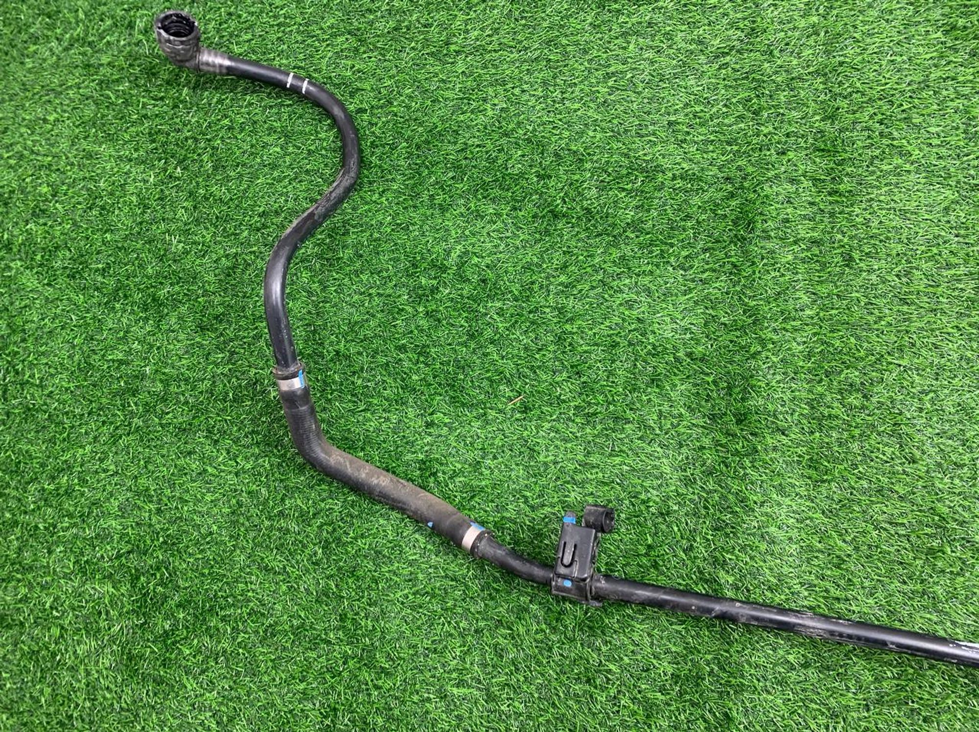 https://ycs.partsauto.market/partsauto-images/thmbs/userImages/h353NjtZg3VDP19b5HMt7LlpbQ93/part/c2bd33db-3b87-4980-a6b5-17b579b57c3e_1732535880949.jpg