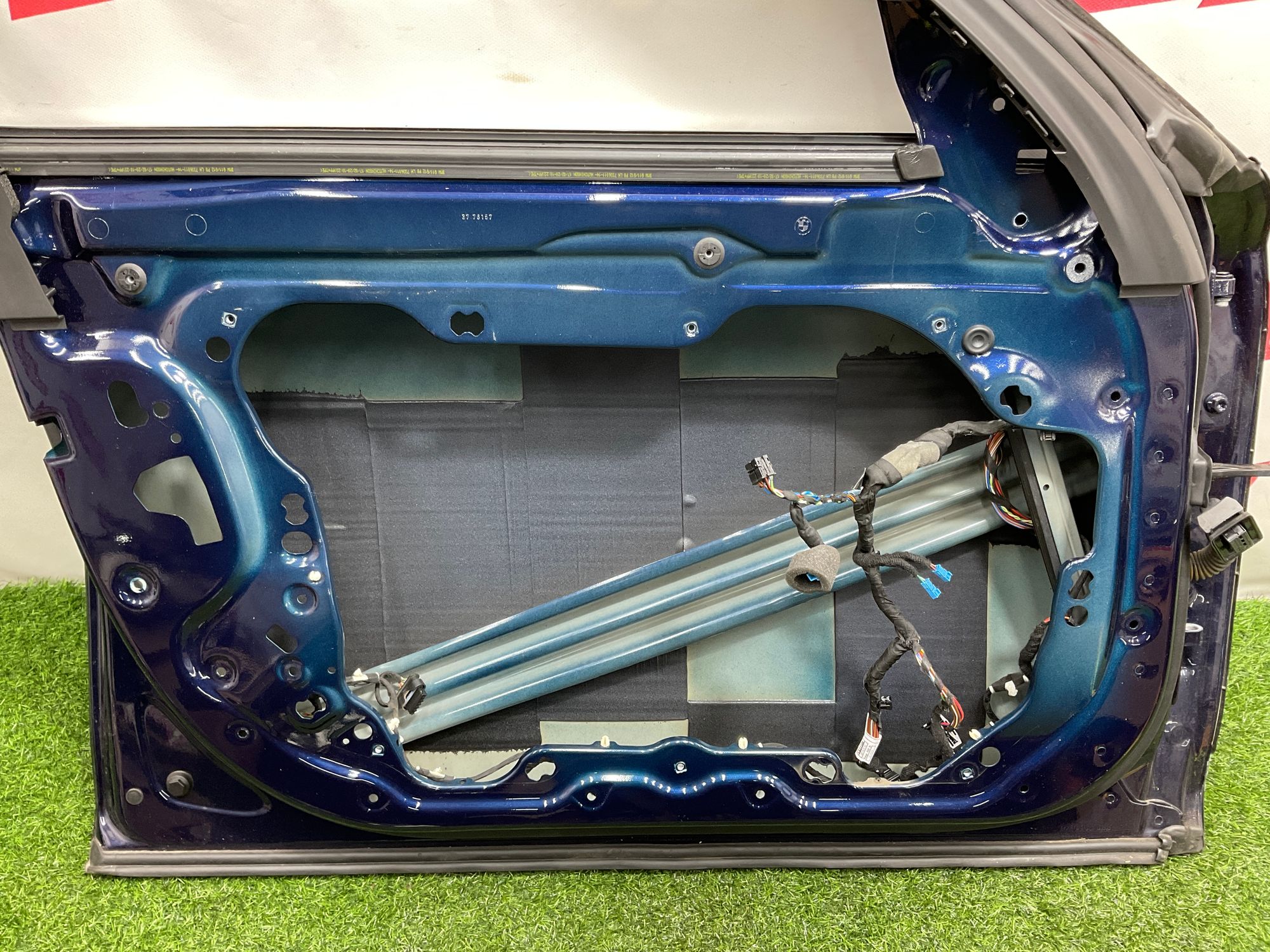 https://ycs.partsauto.market/partsauto-images/thmbs/userImages/h353NjtZg3VDP19b5HMt7LlpbQ93/part/c2d3818f-82e5-400e-8d0d-fc85591a21db_1737547898682.jpg