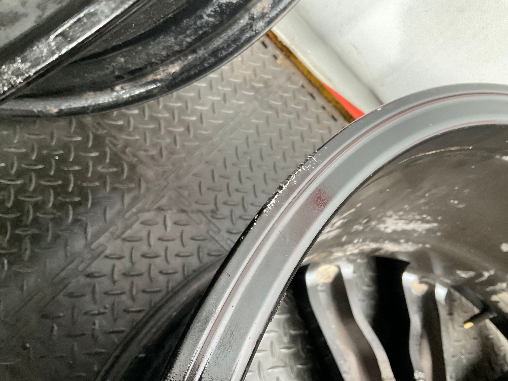 https://ycs.partsauto.market/partsauto-images/thmbs/userImages/h353NjtZg3VDP19b5HMt7LlpbQ93/part/c2e2c9ca-eb80-4a41-bb58-3cecba6de82e_1788182805927.jpg