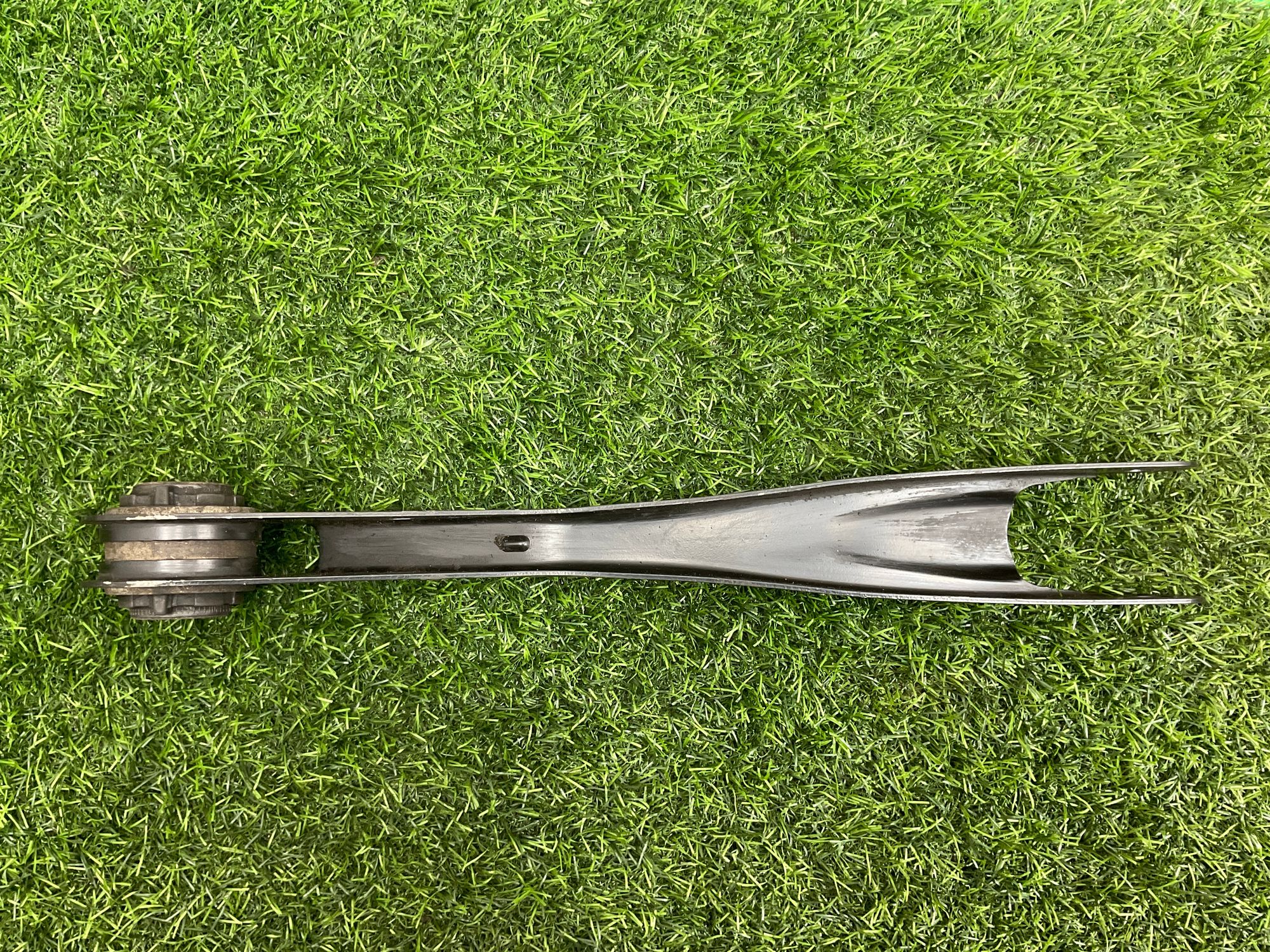 https://ycs.partsauto.market/partsauto-images/thmbs/userImages/h353NjtZg3VDP19b5HMt7LlpbQ93/part/c2efb98a-c7bb-41c1-9614-f32d8ebcb541_1743513495734.jpg