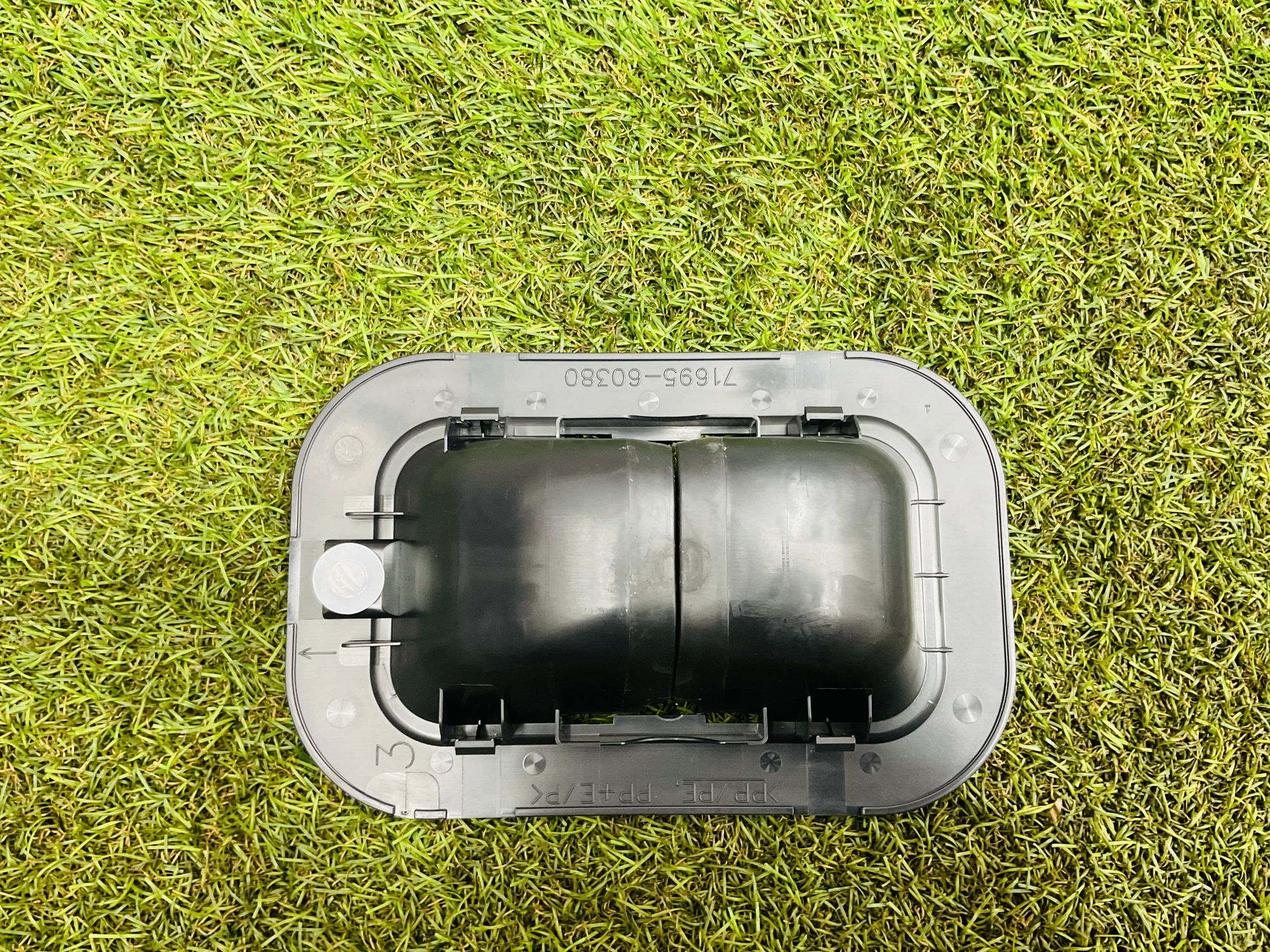 https://ycs.partsauto.market/partsauto-images/thmbs/userImages/h353NjtZg3VDP19b5HMt7LlpbQ93/part/c2f0161d-ff22-481f-9e04-29537a4c1c07_1780057770488.jpg