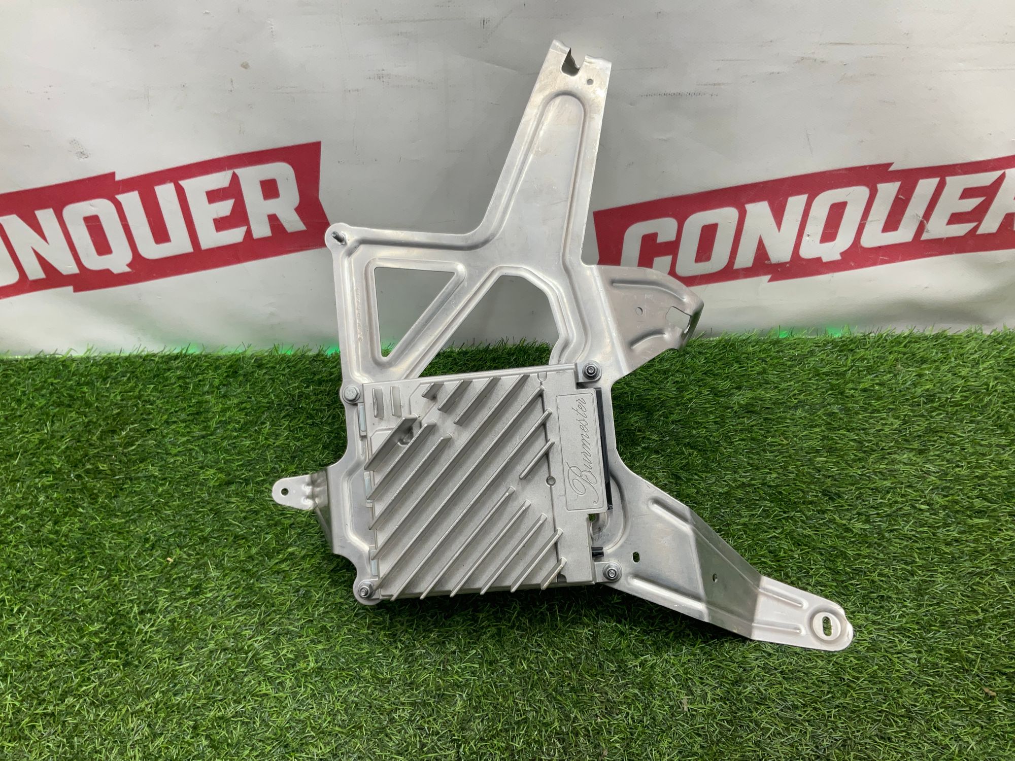 https://ycs.partsauto.market/partsauto-images/thmbs/userImages/h353NjtZg3VDP19b5HMt7LlpbQ93/part/c328a29d-73d1-4aef-bd84-b3ef64912bb1_1736948181284.jpg