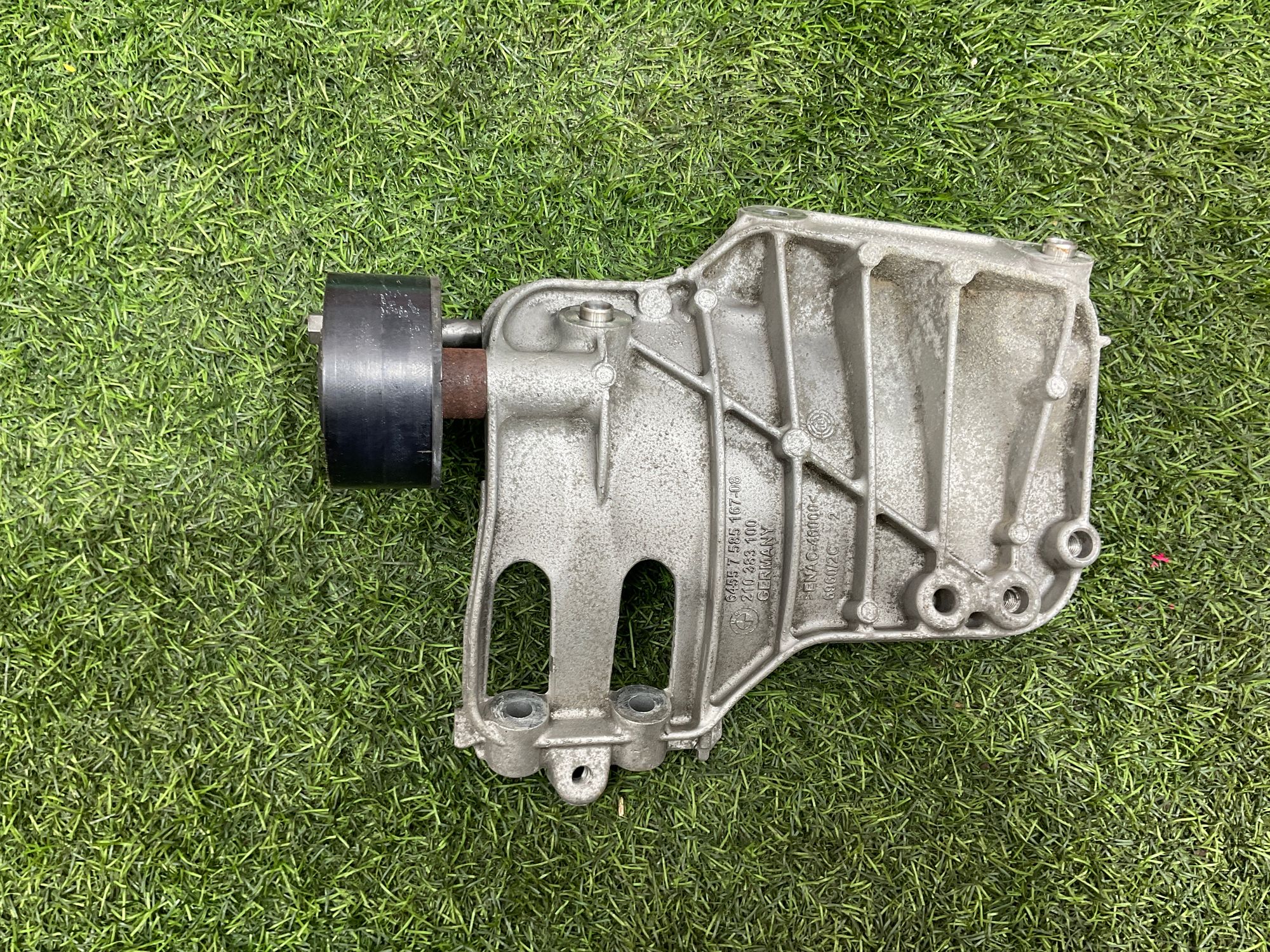 Кронштейн компрессора кондиционера BMW M3  F80, 1000 рублей, Москва