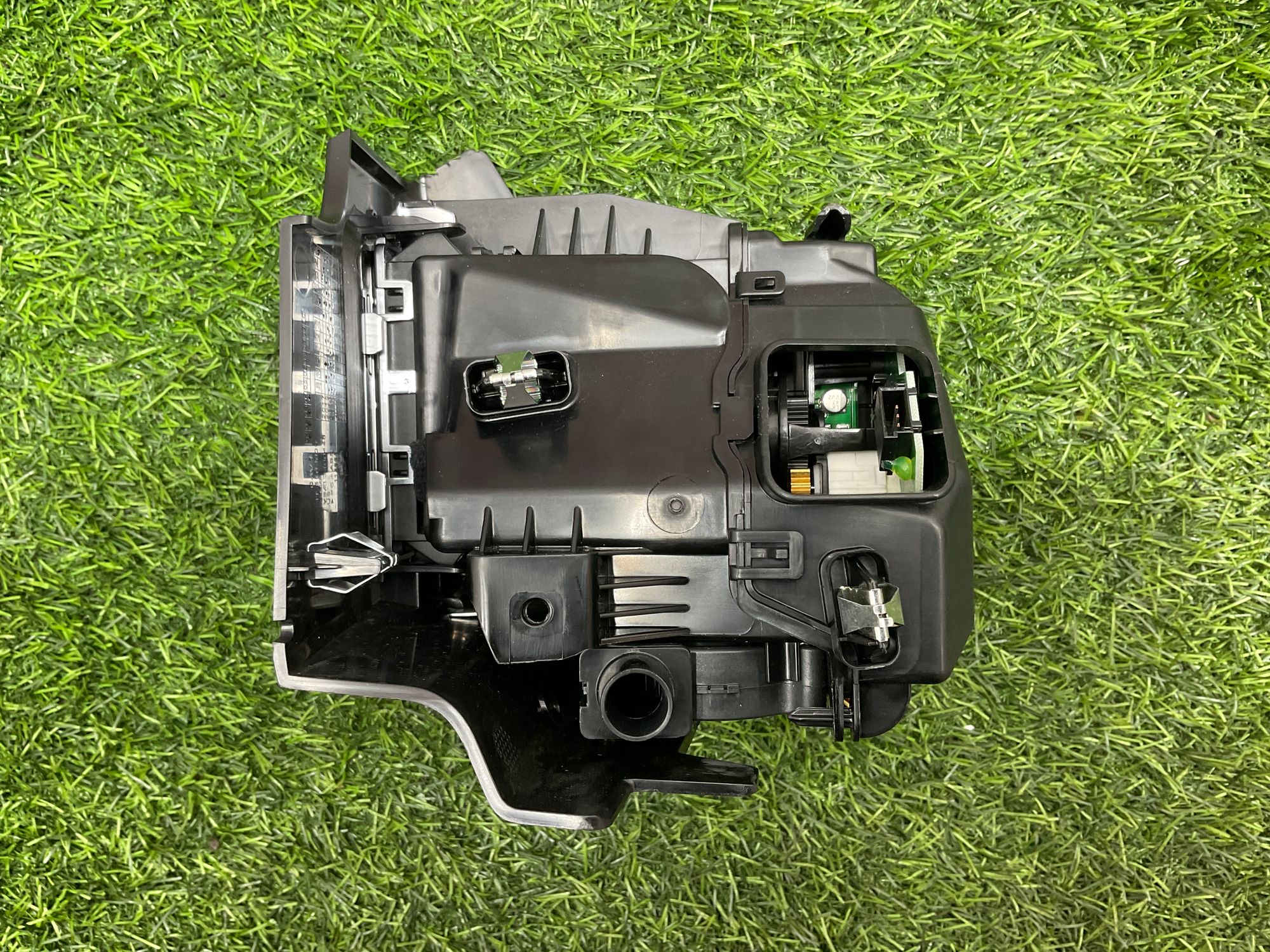https://ycs.partsauto.market/partsauto-images/thmbs/userImages/h353NjtZg3VDP19b5HMt7LlpbQ93/part/c3667acc-e10c-492d-9e61-420e35061392_1734338487254.jpg