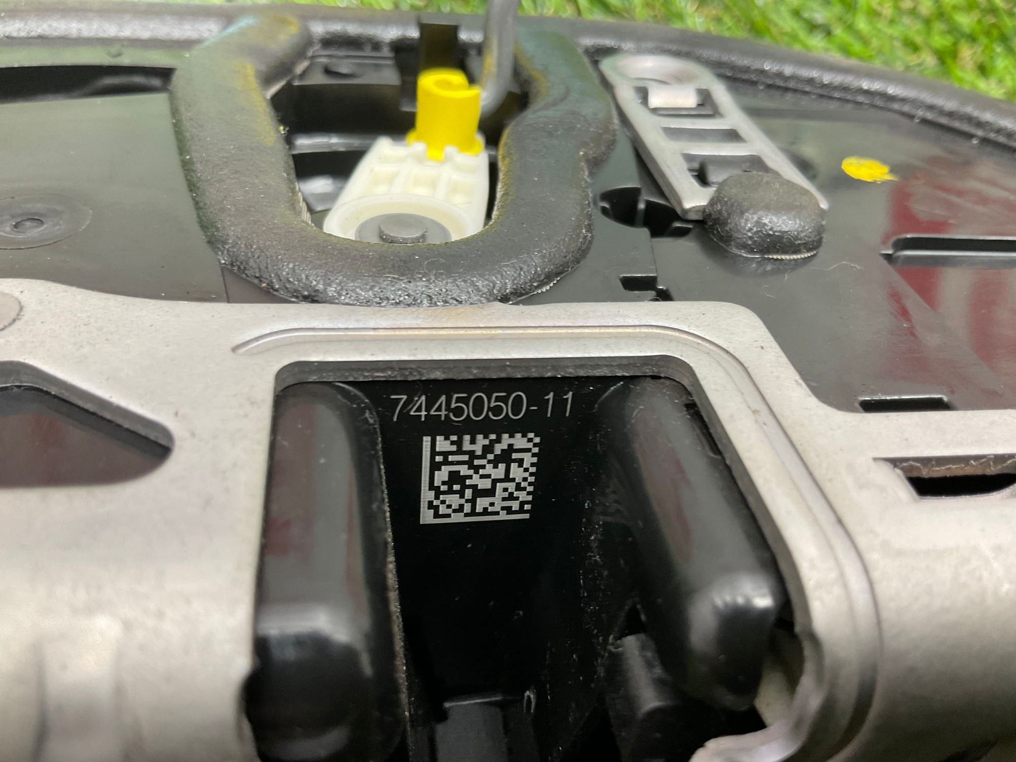 https://ycs.partsauto.market/partsauto-images/thmbs/userImages/h353NjtZg3VDP19b5HMt7LlpbQ93/part/c4b1e151-3846-40f2-8e75-7e723c1ff051_1781342726562.jpg