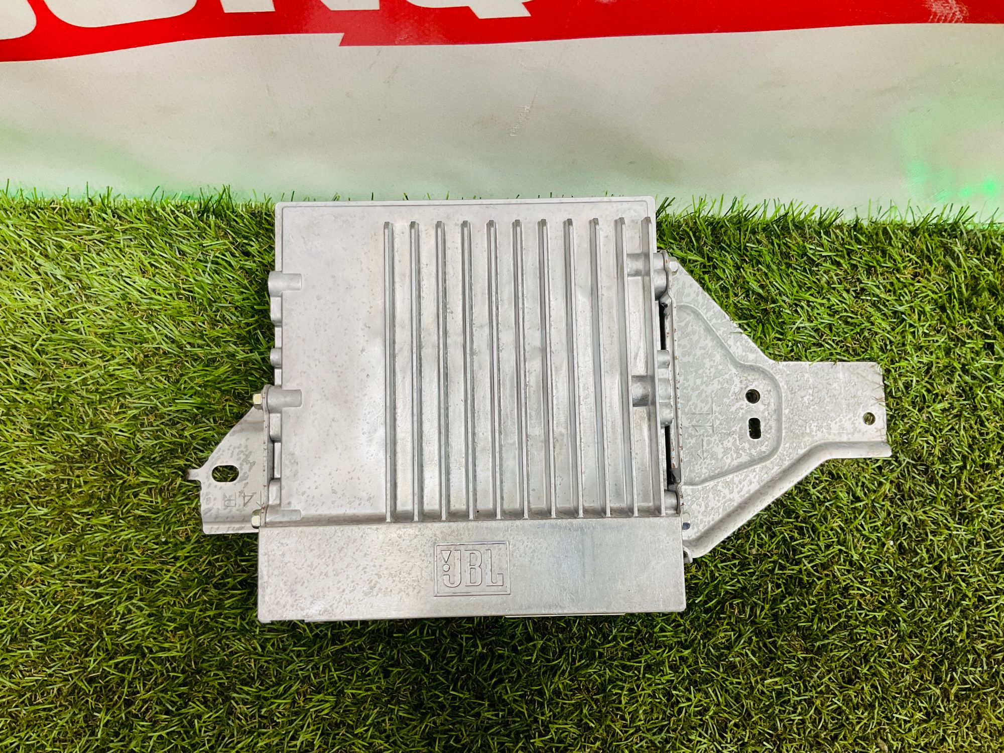 https://ycs.partsauto.market/partsauto-images/thmbs/userImages/h353NjtZg3VDP19b5HMt7LlpbQ93/part/c4f6571b-f776-492c-97ca-d6f52a0d31dc_1779804458972.jpg