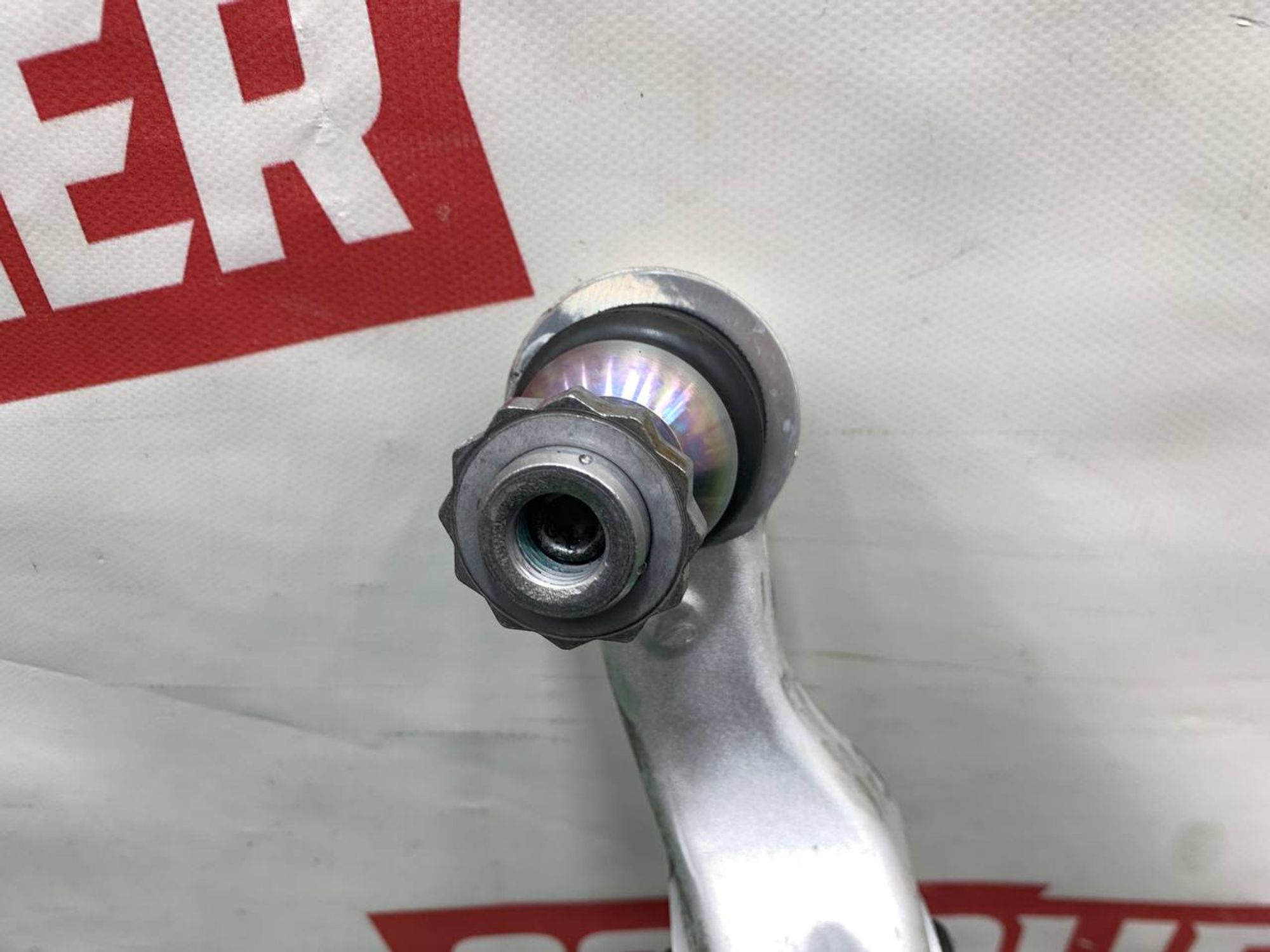 https://ycs.partsauto.market/partsauto-images/thmbs/userImages/h353NjtZg3VDP19b5HMt7LlpbQ93/part/c53fd1a0-dba5-4ee0-bd6b-f8b729aac82b_1729601276245.jpg