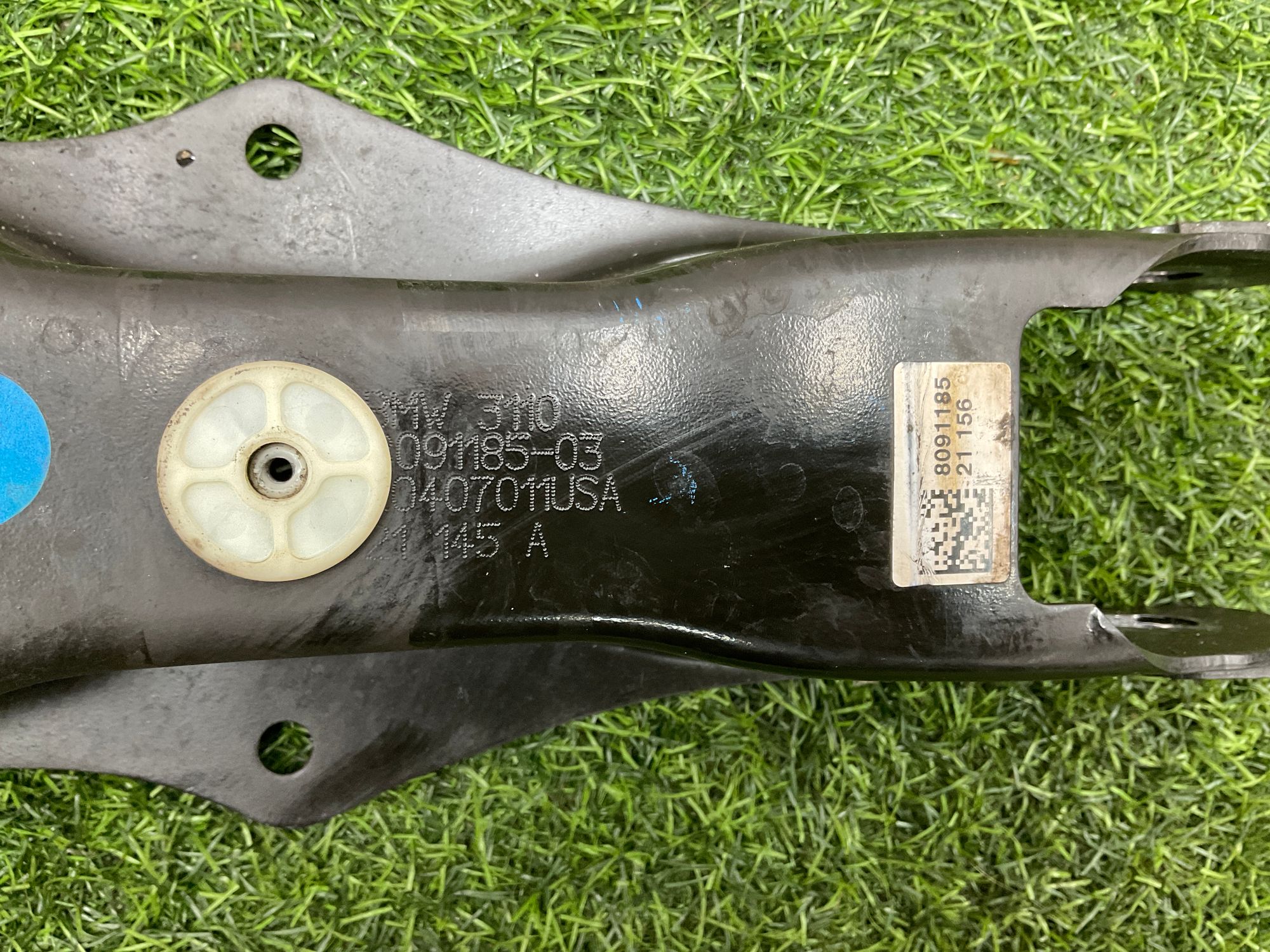 https://ycs.partsauto.market/partsauto-images/thmbs/userImages/h353NjtZg3VDP19b5HMt7LlpbQ93/part/c5411e6b-179d-4f7e-8ead-931644ecf02a_1737102754872.jpg