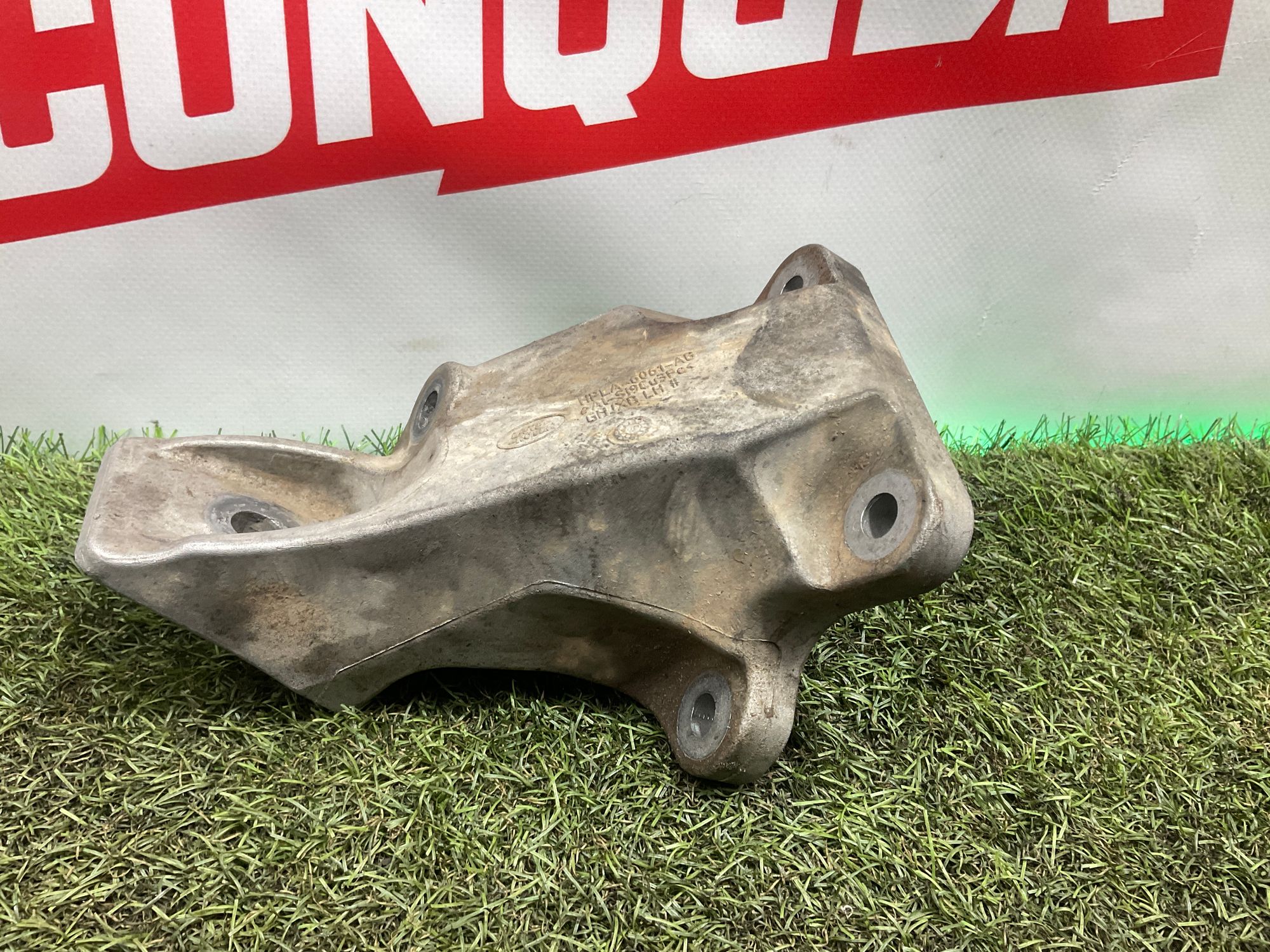 Опора двигателя 2.0 AJ200 Land Rover Defender II L663 2022, 2000 рублей, Москва