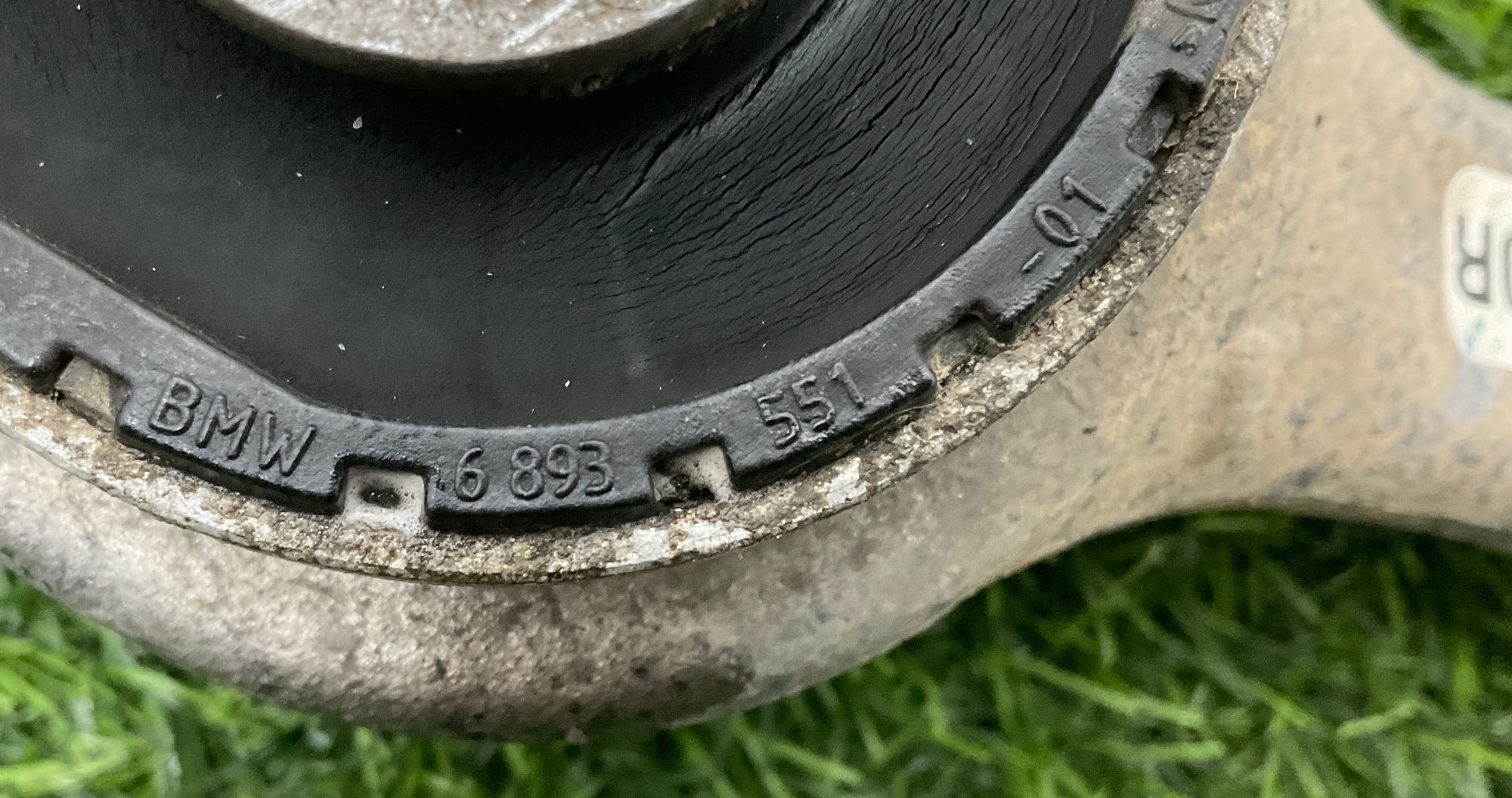https://ycs.partsauto.market/partsauto-images/thmbs/userImages/h353NjtZg3VDP19b5HMt7LlpbQ93/part/c59560ff-2ea1-4046-9b6b-548633cd06aa_1744025629514.jpg