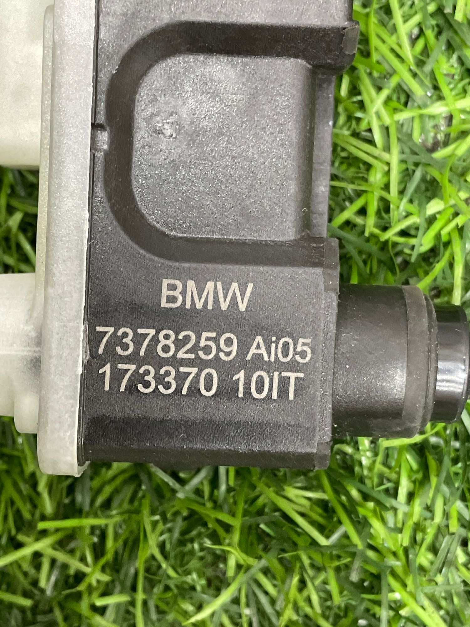 https://ycs.partsauto.market/partsauto-images/thmbs/userImages/h353NjtZg3VDP19b5HMt7LlpbQ93/part/c5a178af-f85a-43e1-b570-194fbc8ae2c7_1735026579316.jpg