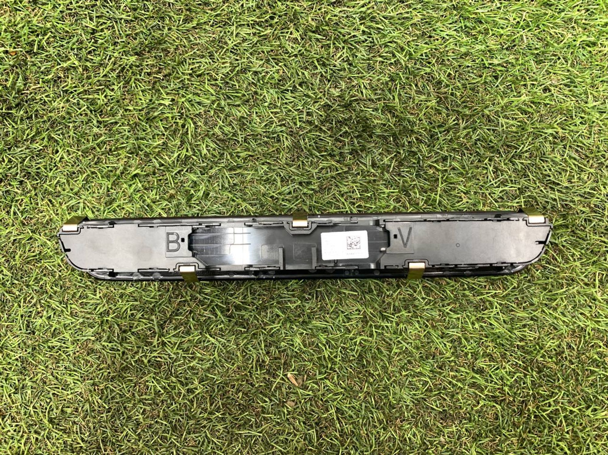 https://ycs.partsauto.market/partsauto-images/thmbs/userImages/h353NjtZg3VDP19b5HMt7LlpbQ93/part/c5bed9bf-c844-49de-84e7-1ce9281a8818_1718633679239.jpg