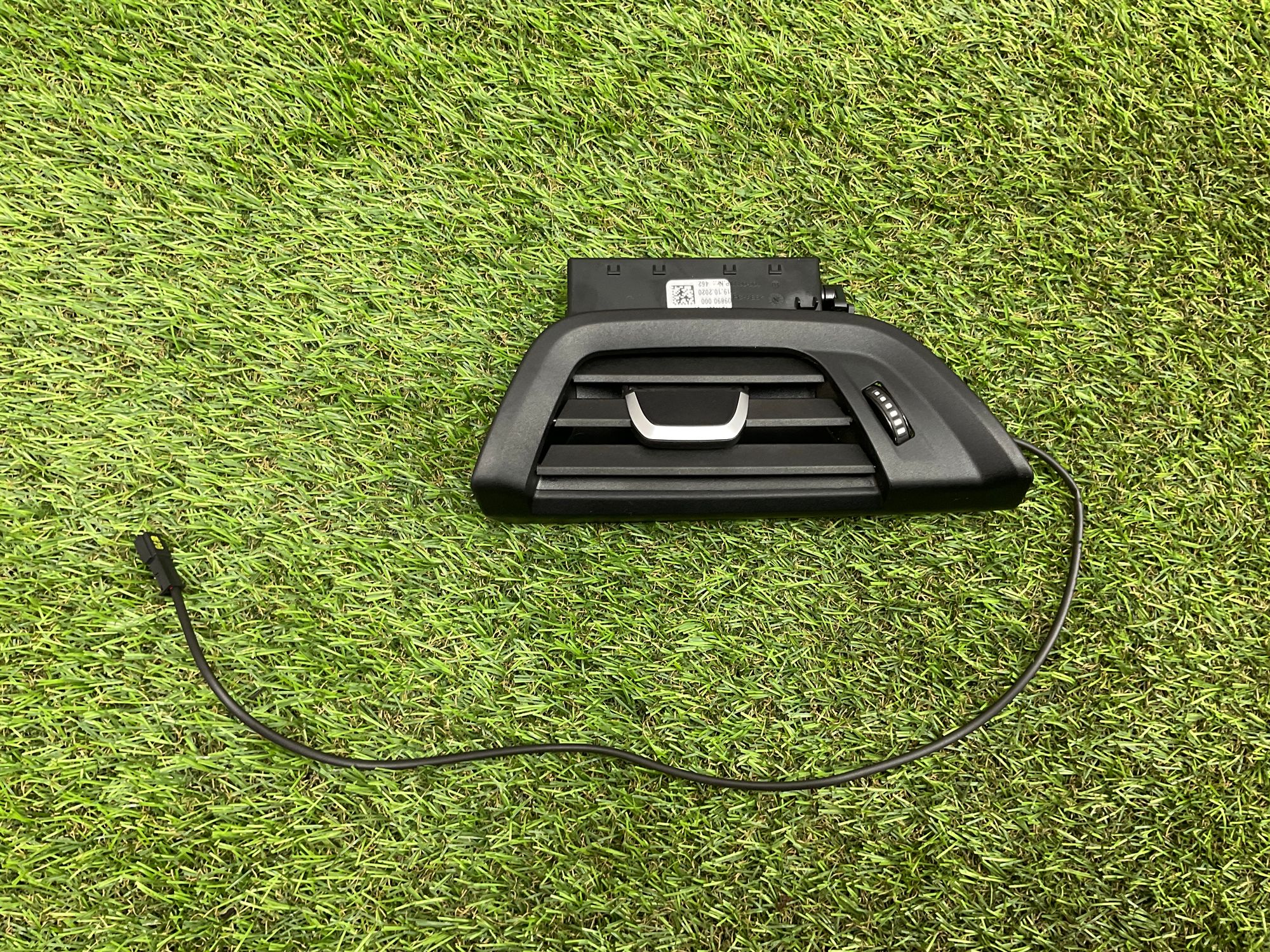 Дефлектор обдува левой стойки BMW 5 серия, G30/G31 рестайлинг, 2000 рублей, Москва