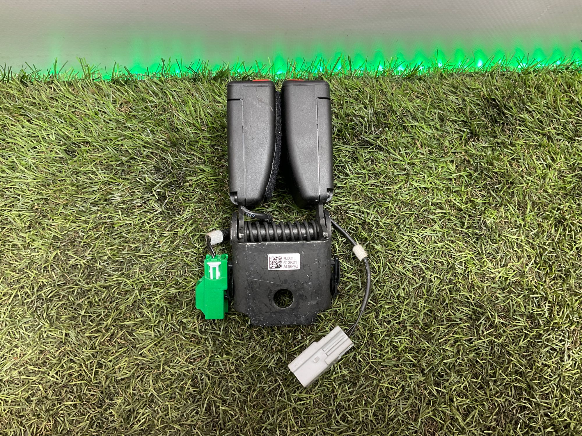 Замок ремня безопасности задний Jaguar XJ, IV (X351), 1000 рублей, Москва