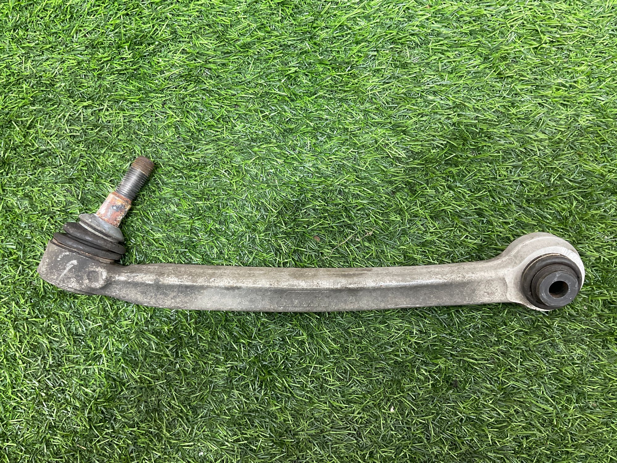 https://ycs.partsauto.market/partsauto-images/thmbs/userImages/h353NjtZg3VDP19b5HMt7LlpbQ93/part/c660c0ab-73b9-4d2b-8eb1-2d7d1cd669c5_1737202226365.jpg