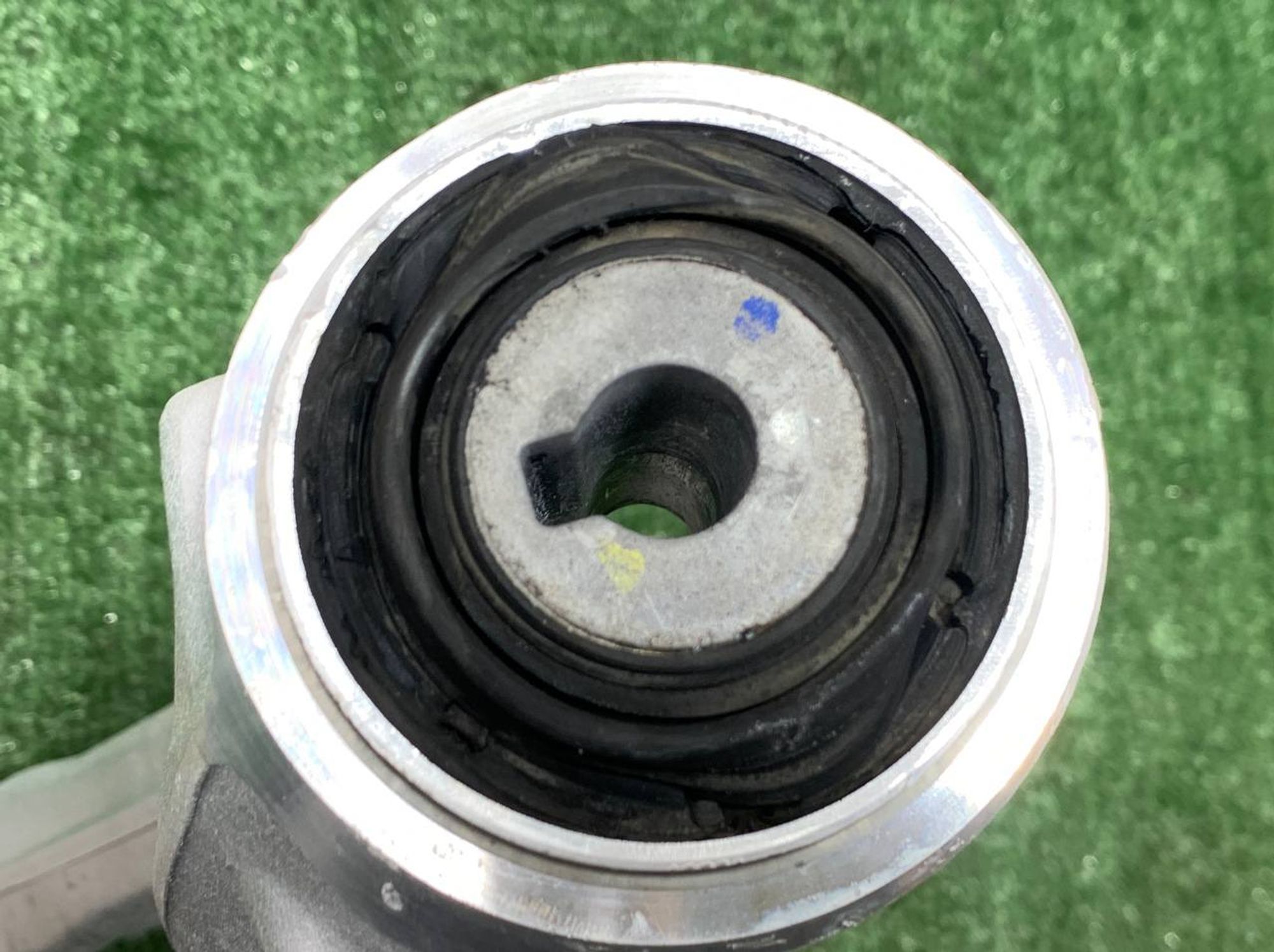 https://ycs.partsauto.market/partsauto-images/thmbs/userImages/h353NjtZg3VDP19b5HMt7LlpbQ93/part/c69f5a36-2dd2-4899-b171-70cf8a3fd294_1729601276381.jpg