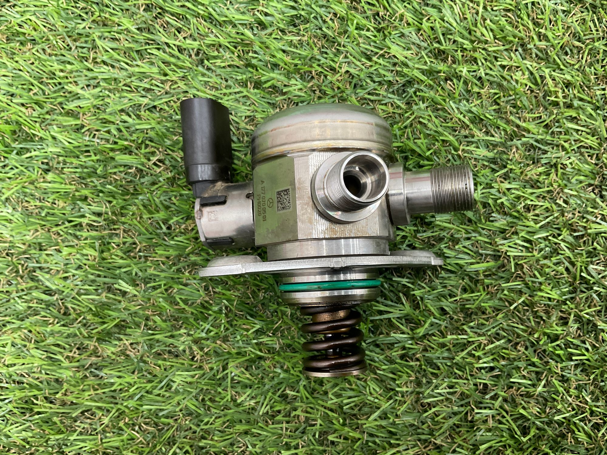 https://ycs.partsauto.market/partsauto-images/thmbs/userImages/h353NjtZg3VDP19b5HMt7LlpbQ93/part/c6a07eb2-325b-438f-b887-3ef6a7813376_1749819581184.jpg