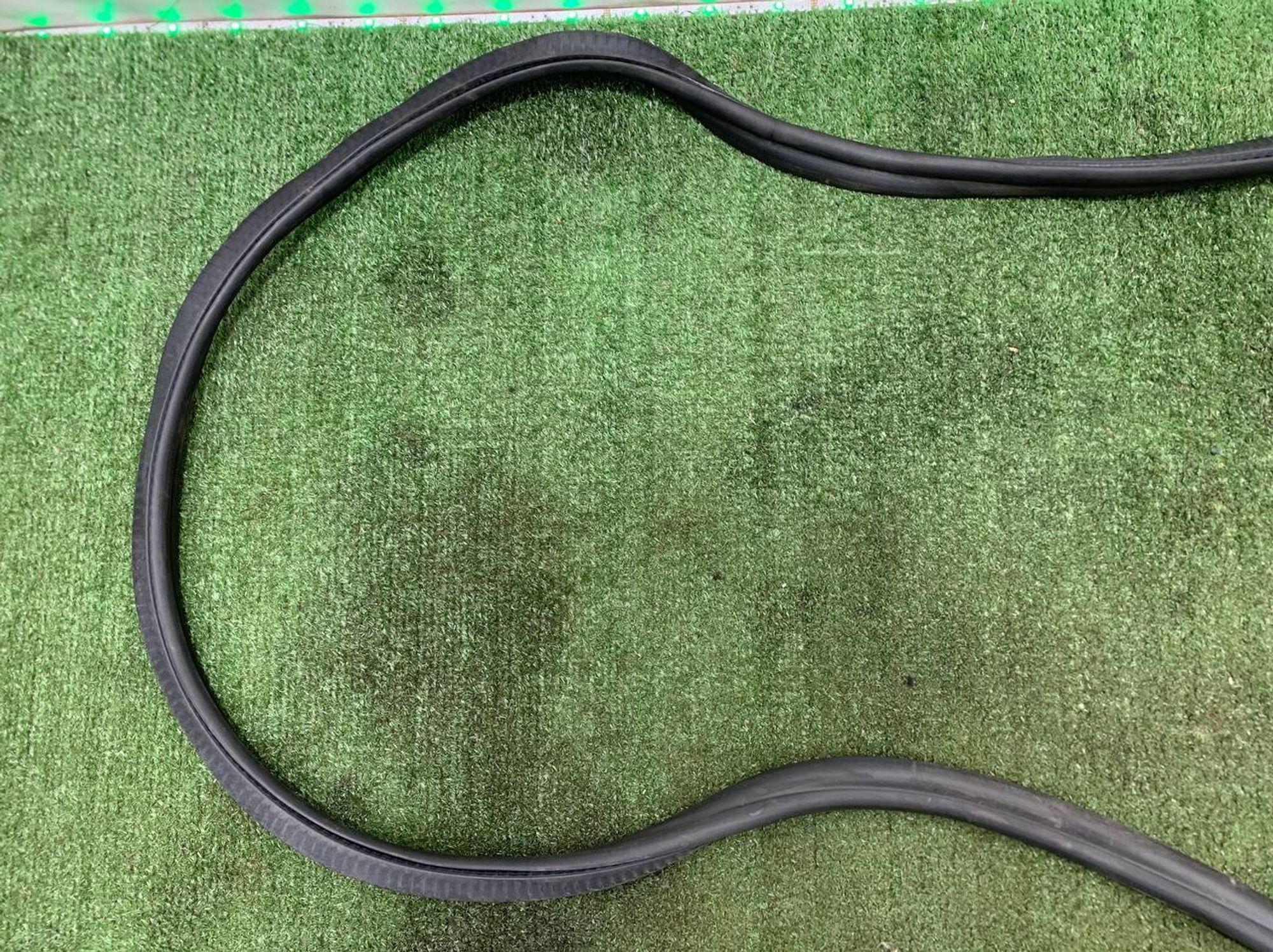 https://ycs.partsauto.market/partsauto-images/thmbs/userImages/h353NjtZg3VDP19b5HMt7LlpbQ93/part/c71c3077-acd5-4604-ad79-6105972c6f32_1731310996778.jpg