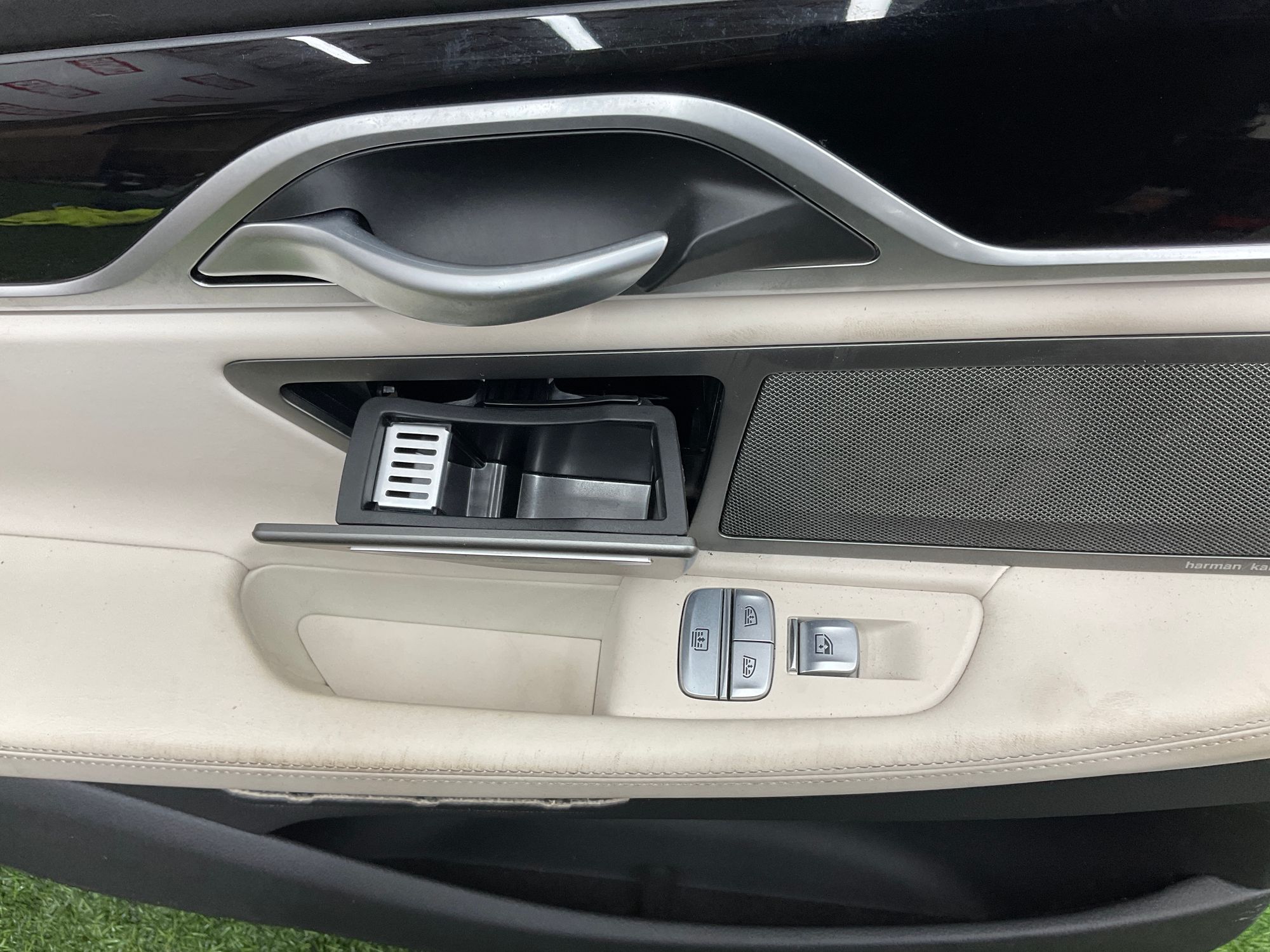 https://ycs.partsauto.market/partsauto-images/thmbs/userImages/h353NjtZg3VDP19b5HMt7LlpbQ93/part/c7a05dec-8d66-4a11-9e66-9457a5252fe3_1737983992939.jpg