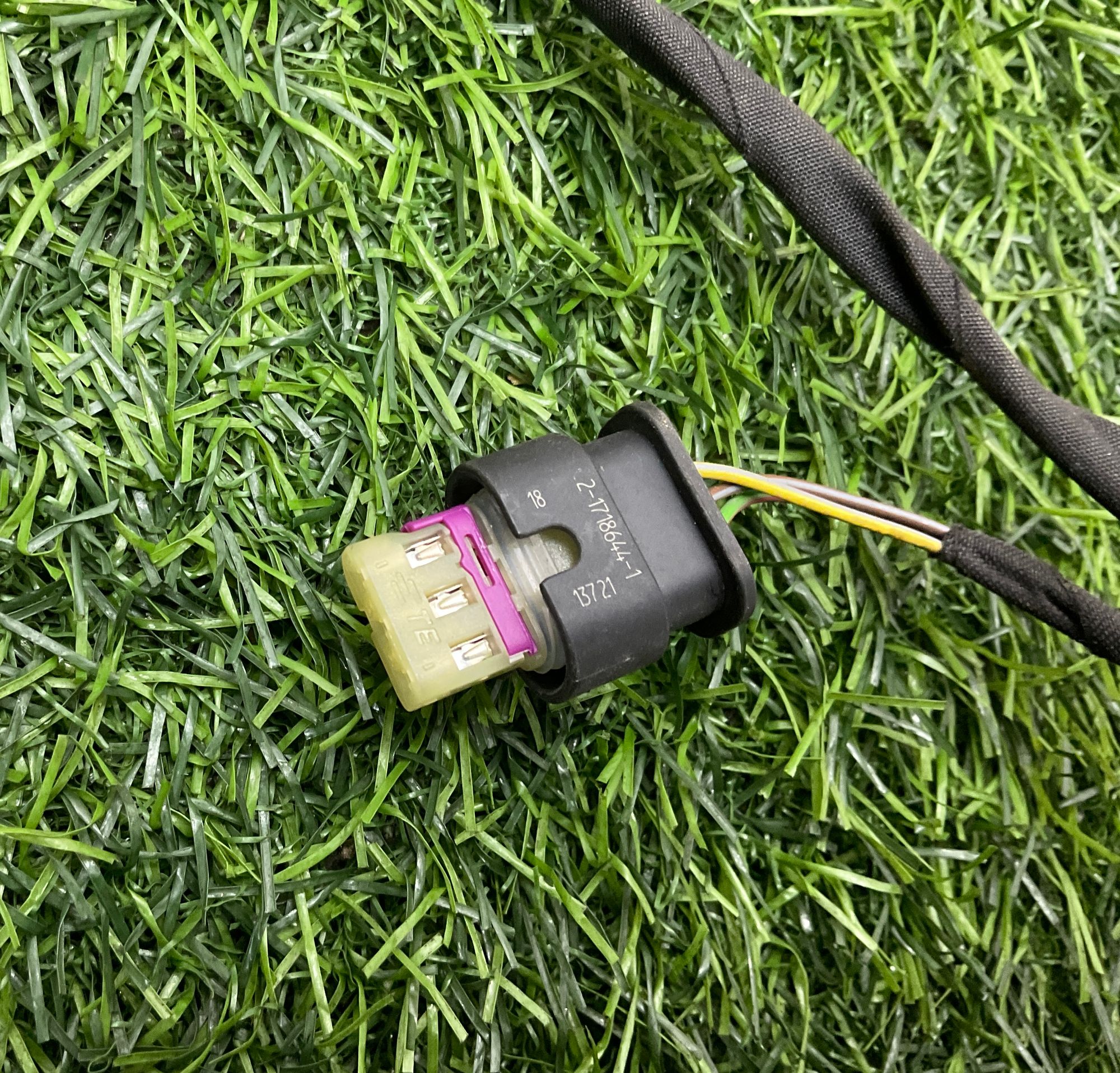 https://ycs.partsauto.market/partsauto-images/thmbs/userImages/h353NjtZg3VDP19b5HMt7LlpbQ93/part/c80ee754-a461-499b-aac6-507d42648b82_1735311397753.jpg