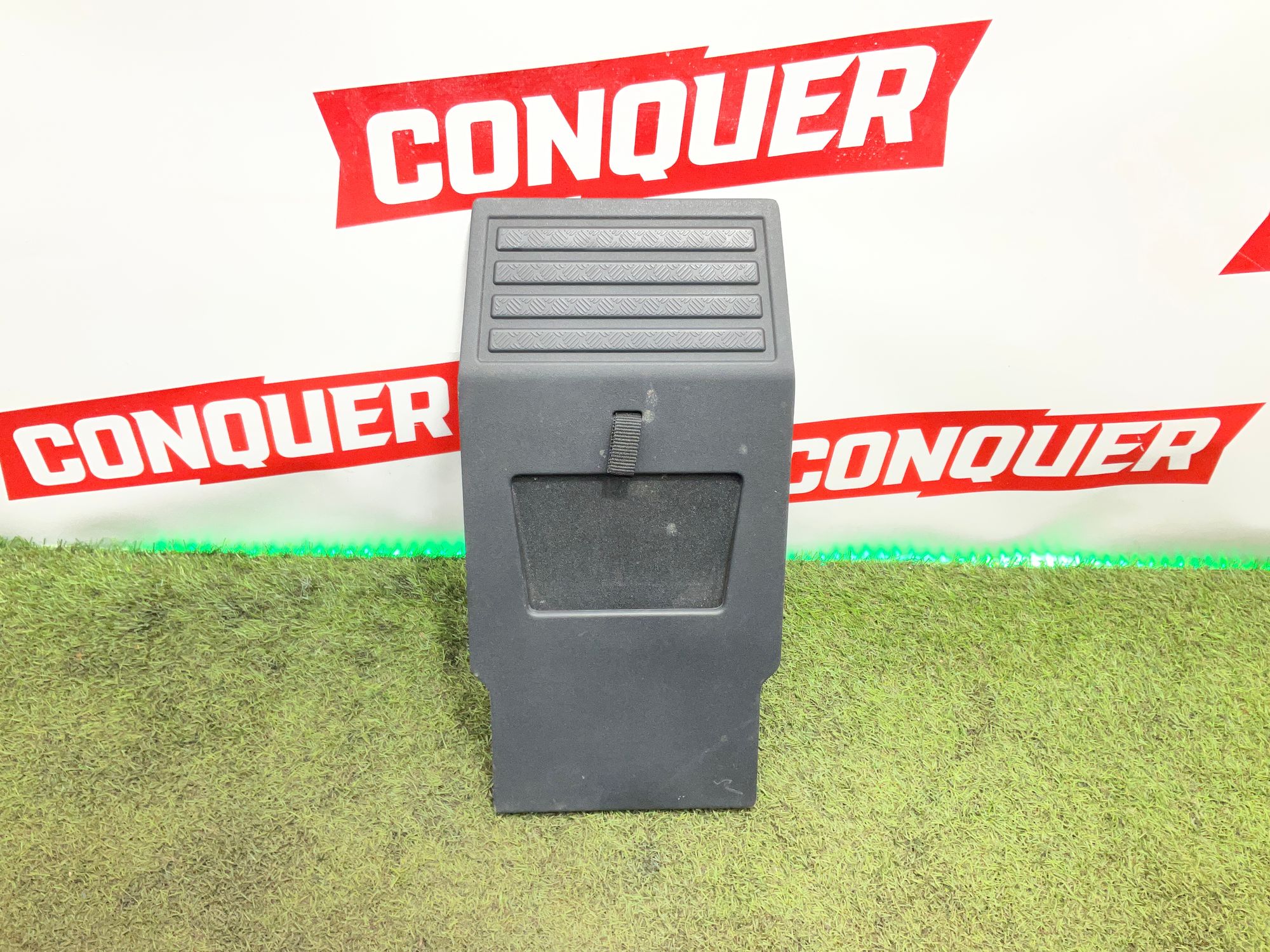 Крышка доступа к аккумуляторной батареи Land Rover Defender II L663 2022, 1500 рублей, Москва