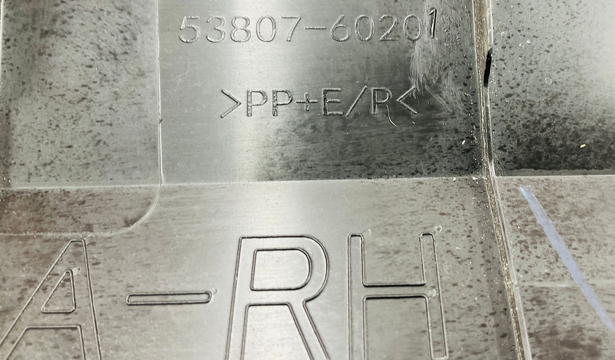 https://ycs.partsauto.market/partsauto-images/thmbs/userImages/h353NjtZg3VDP19b5HMt7LlpbQ93/part/c86ca337-e6bc-40b2-9d3c-5f2788428727_1779803618636.jpg
