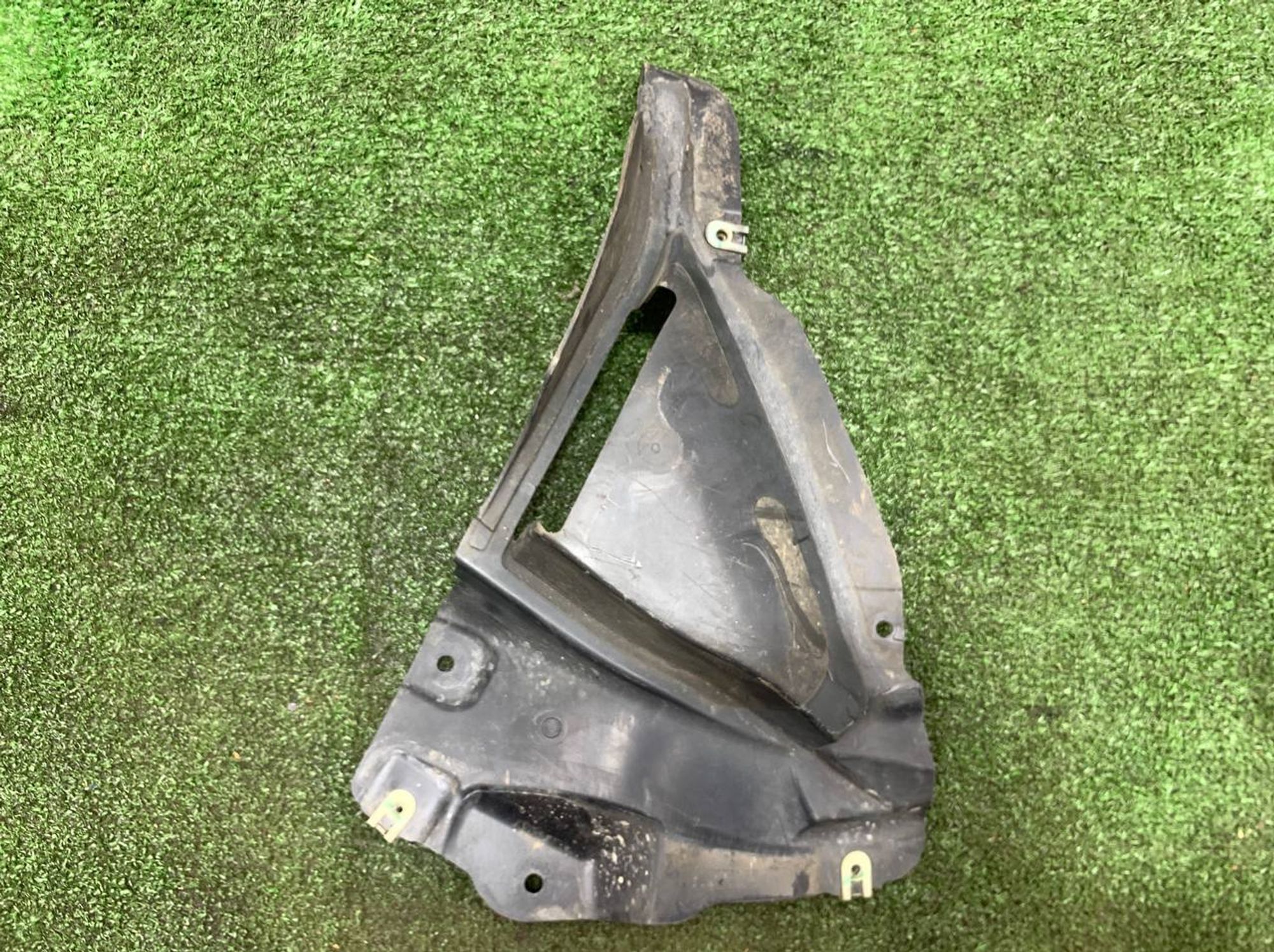 https://ycs.partsauto.market/partsauto-images/thmbs/userImages/h353NjtZg3VDP19b5HMt7LlpbQ93/part/c87101e3-2092-4a30-9119-aaf81343d1d3_1727422892001.jpg