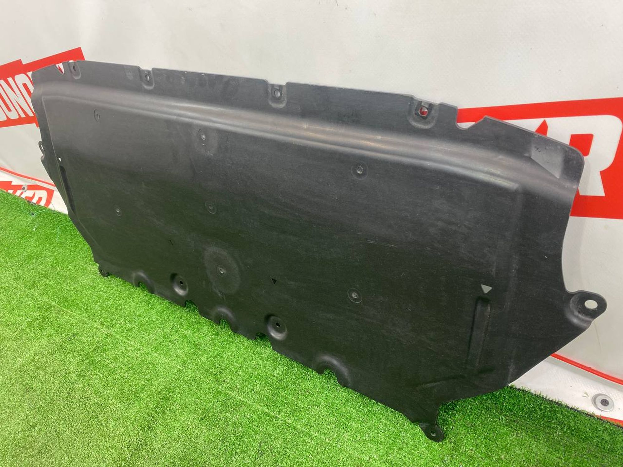 https://ycs.partsauto.market/partsauto-images/thmbs/userImages/h353NjtZg3VDP19b5HMt7LlpbQ93/part/c8ad24fb-0297-4a2f-b1cb-b30b97a4a918_1748339970848.jpg