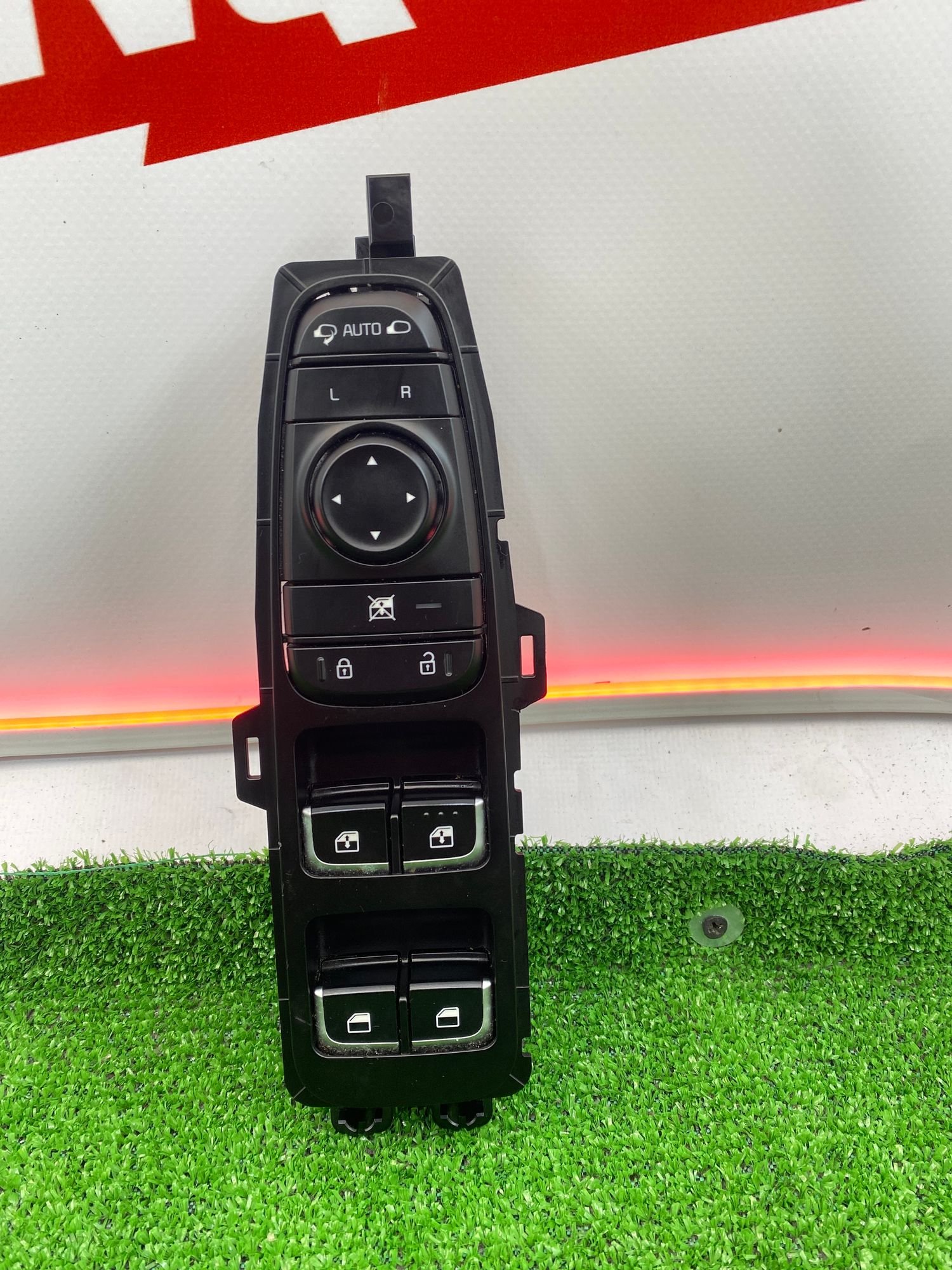 https://ycs.partsauto.market/partsauto-images/thmbs/userImages/h353NjtZg3VDP19b5HMt7LlpbQ93/part/c8d85237-6d48-4b42-bb1e-a3a2cec068a0_1741430776336.jpg