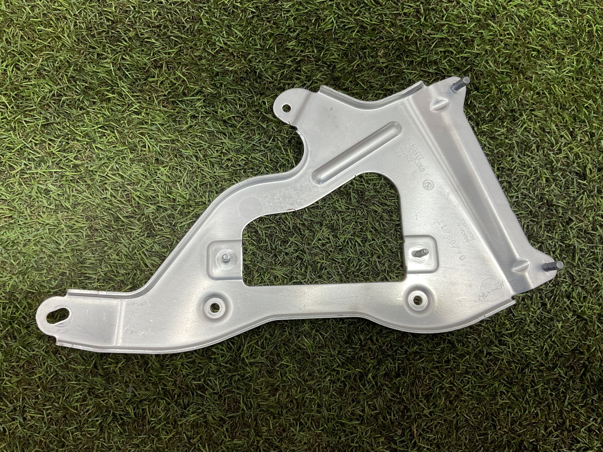 Кронштейн ТВ модуля BMW 5 серия, G30/G31 рестайлинг, 500 рублей, Москва