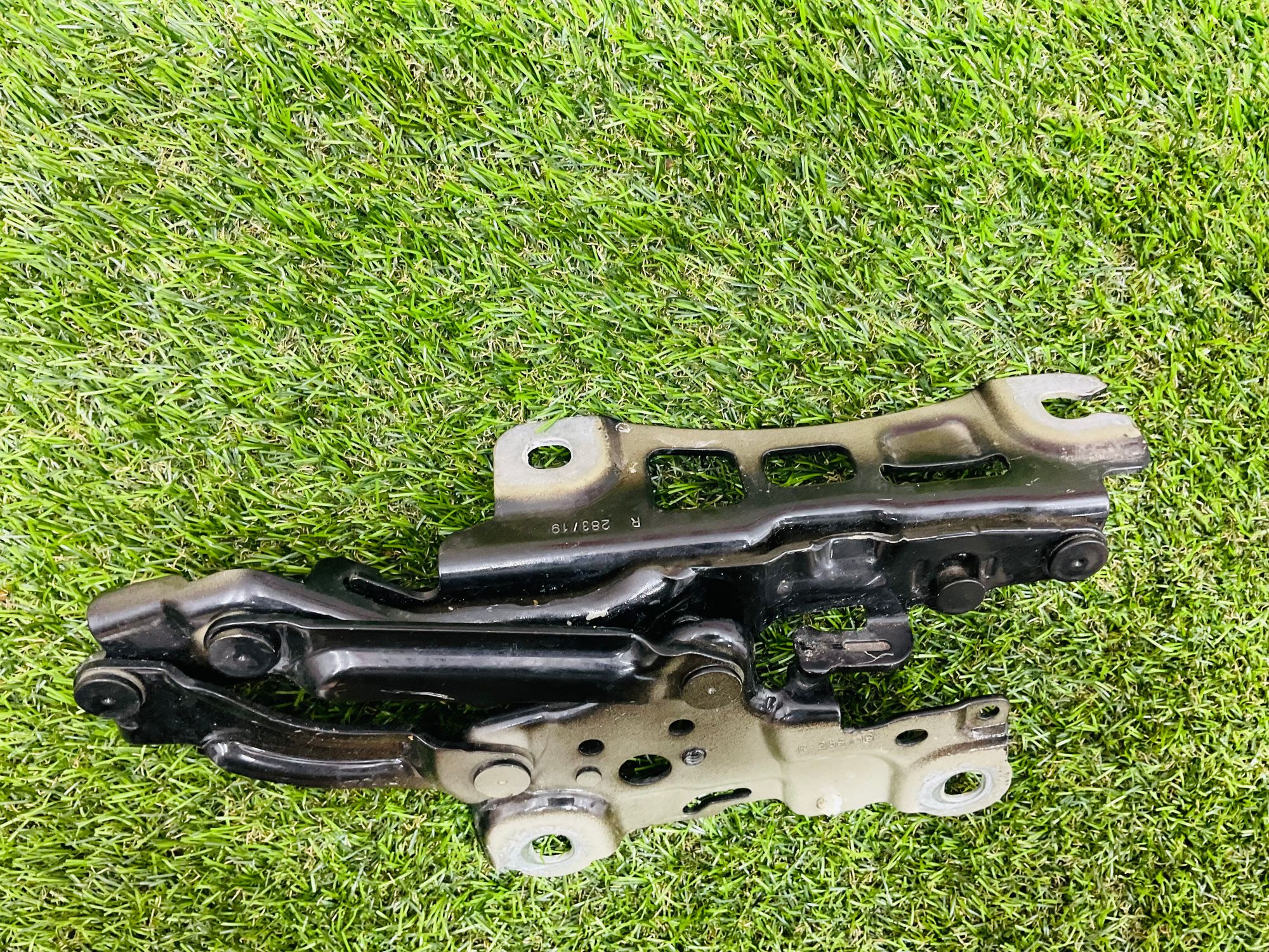 https://ycs.partsauto.market/partsauto-images/thmbs/userImages/h353NjtZg3VDP19b5HMt7LlpbQ93/part/c90c02a7-af4c-46be-9101-a14efad3d710_1785421072100.jpg