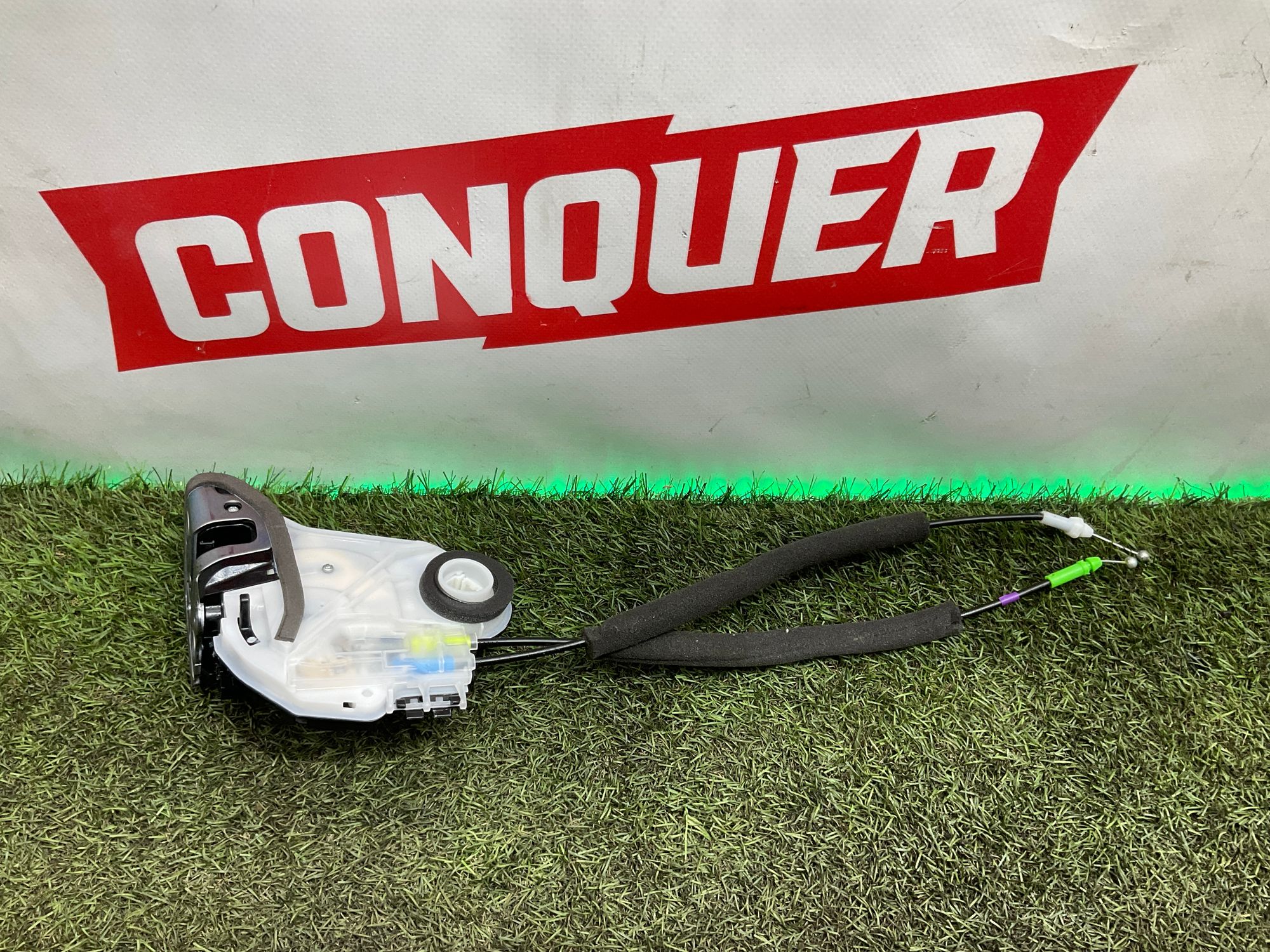 Замок двери левой задней Toyota Land Cruiser 300 (2021—2023) 2024, 10000 рублей, Москва